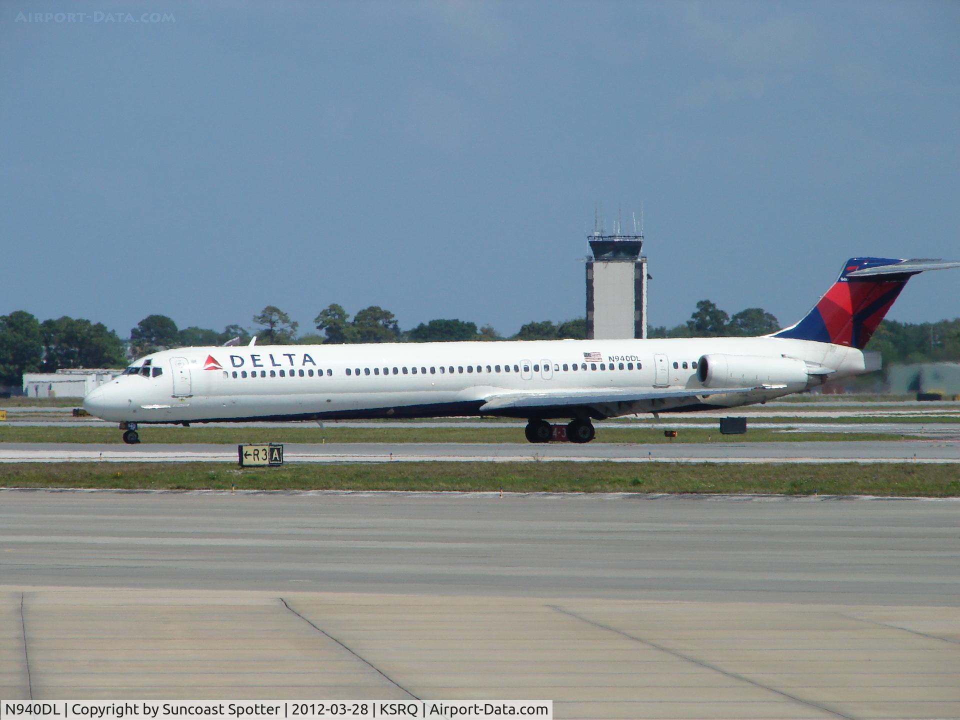 N940DL, 1989 McDonnell Douglas MD-88 C/N 49813, Delta Flight 1678 arrives at Sarasota-Bradenton International Airport following a flight from Hartsfield-Jackson Atlanta International Airport