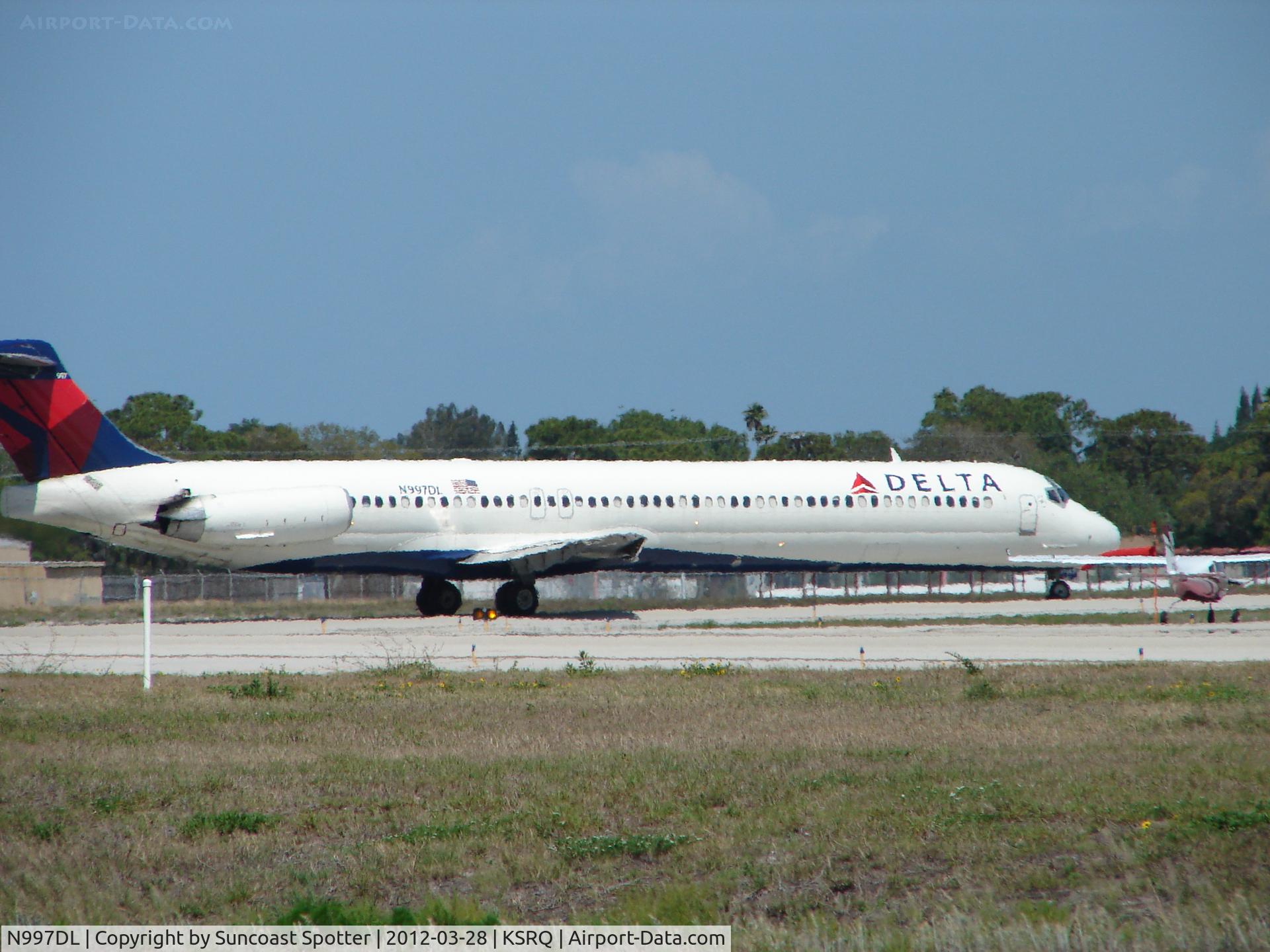 N997DL, 1992 McDonnell Douglas MD-88 C/N 53364, Delta MD-88 at SRQ