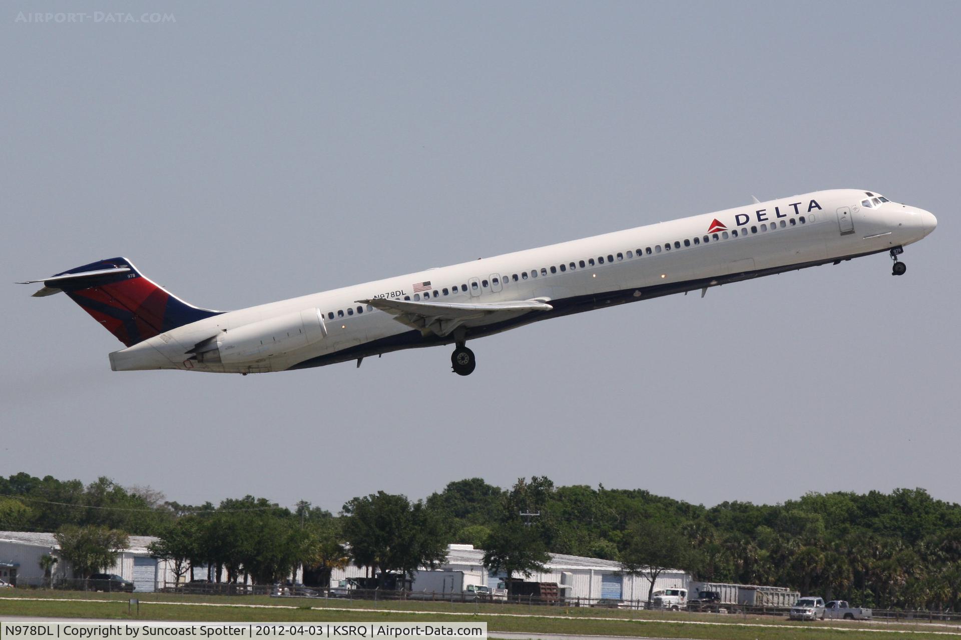 N978DL, 1991 McDonnell Douglas MD-88 C/N 53259, Delta Flight 1146 departs Runway 14 at Sarasota-Bradenton International Airport enroute to Detroit Metro-Wayne County International Airport