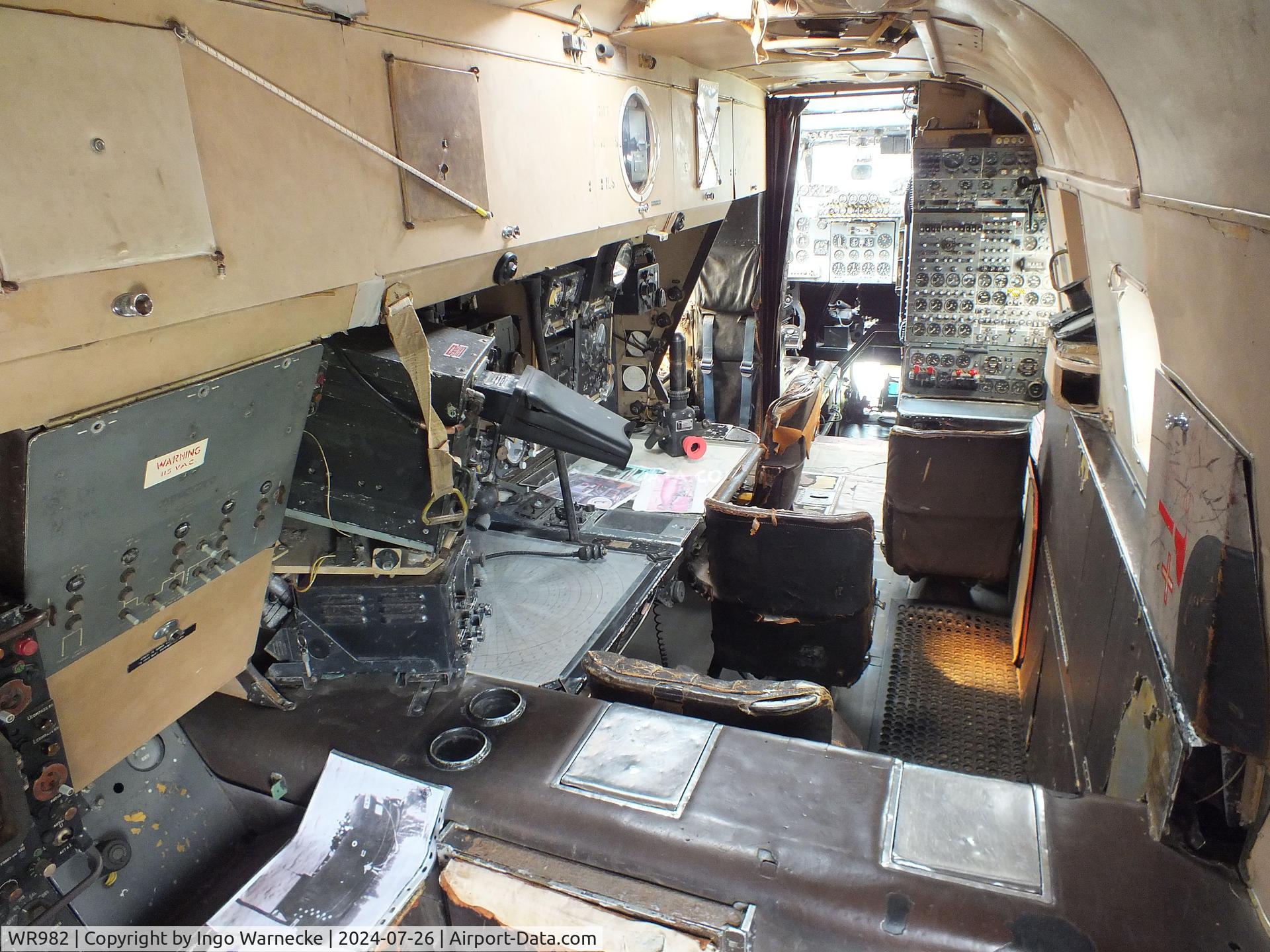 WR982, 1958 Avro 716 Shackleton MR.3/3 C/N 8106M, Avro 716 Shackleton MR3 at the Gatwick Aviation Museum, Charlwood #i