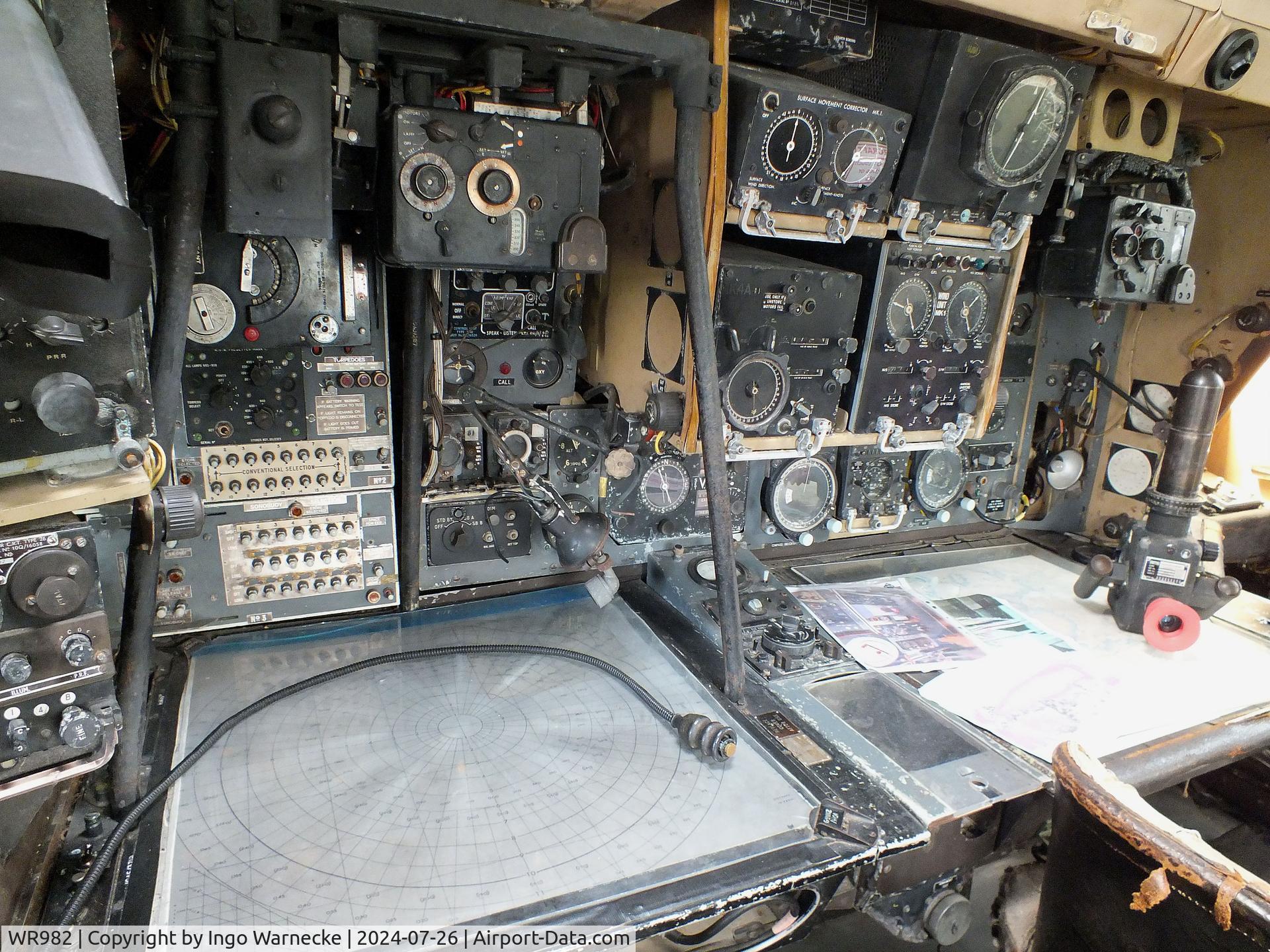 WR982, 1958 Avro 716 Shackleton MR.3/3 C/N 8106M, Avro 716 Shackleton MR3 at the Gatwick Aviation Museum, Charlwood #i