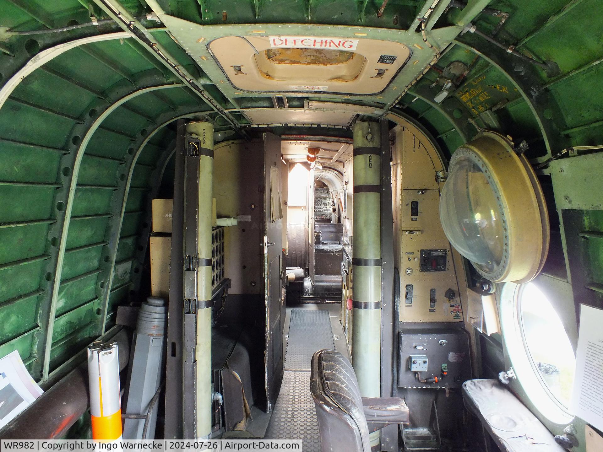 WR982, 1958 Avro 716 Shackleton MR.3/3 C/N 8106M, Avro 716 Shackleton MR3 at the Gatwick Aviation Museum, Charlwood #i
