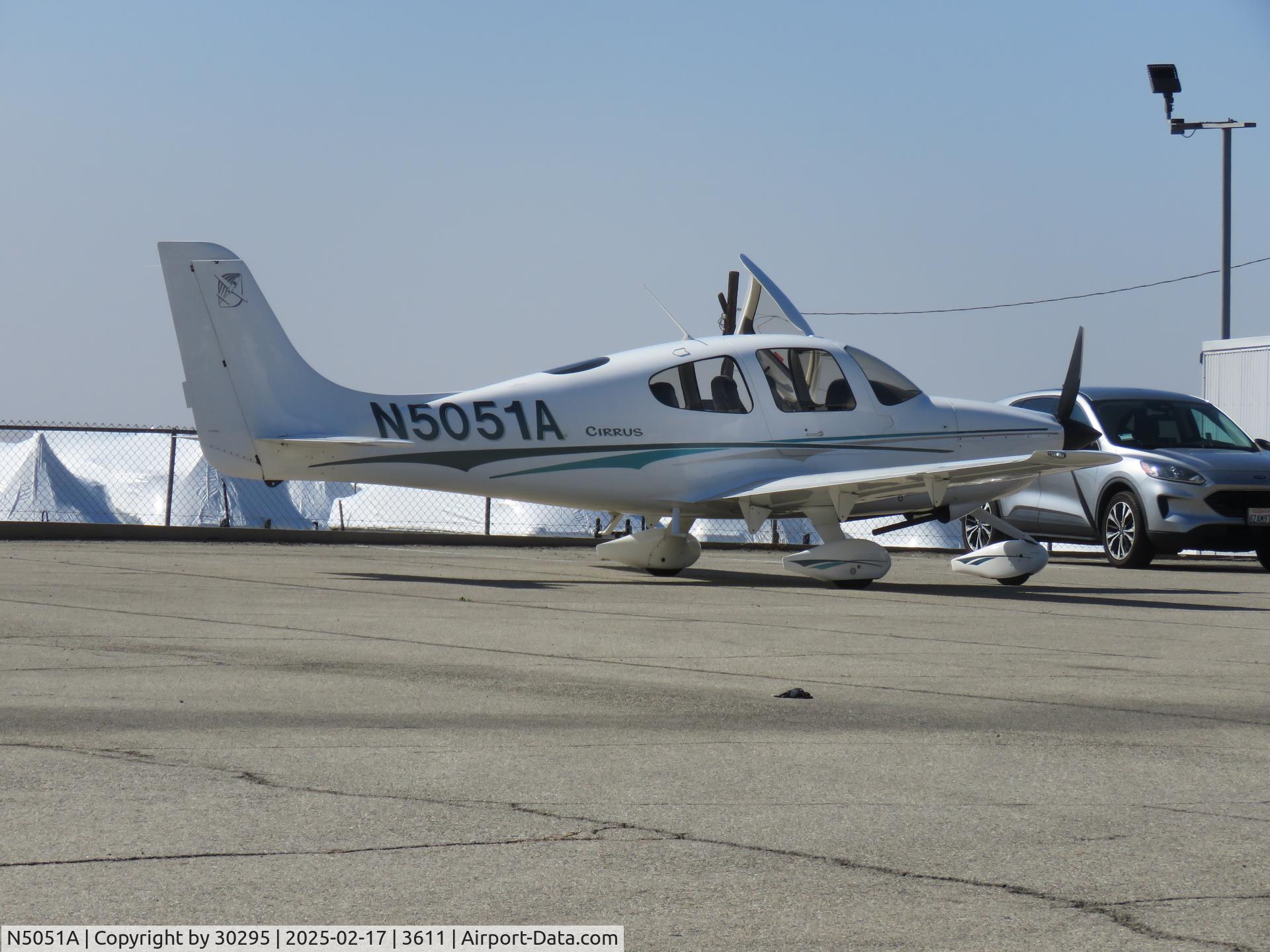N5051A, 2004 Cirrus SR20 C/N 1419, Parked