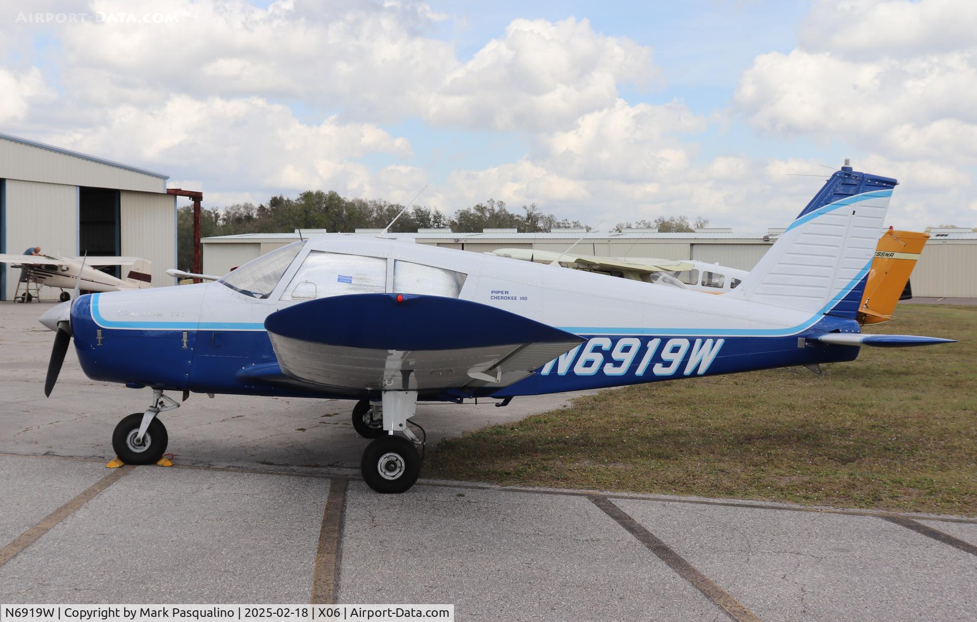 N6919W, 1965 Piper PA-28-140 C/N 28-21090, Piper PA-28-140