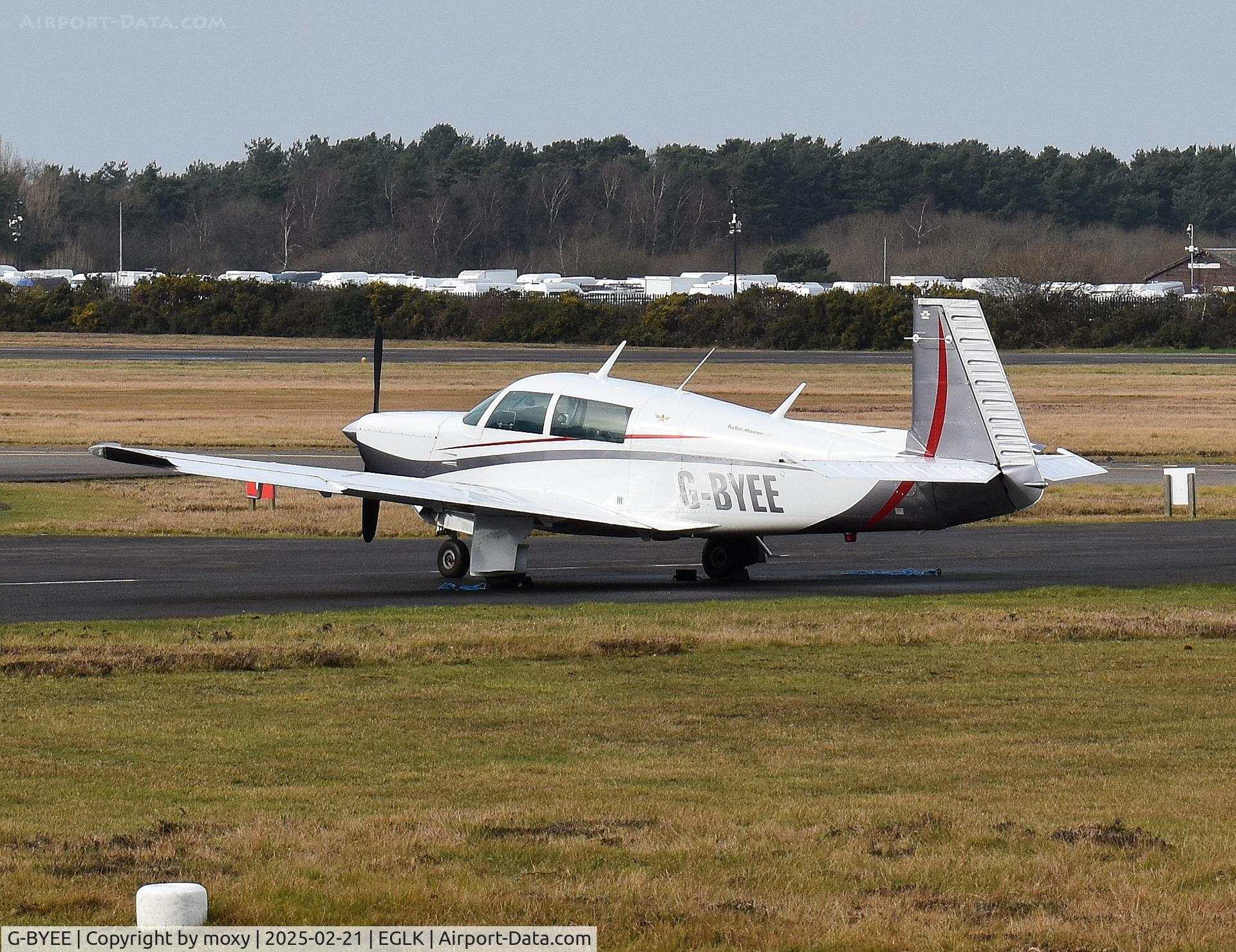 G-BYEE, 1980 Mooney M20K C/N 25-0282, Mooney M20K at Blackbushe. Ex N231JZ