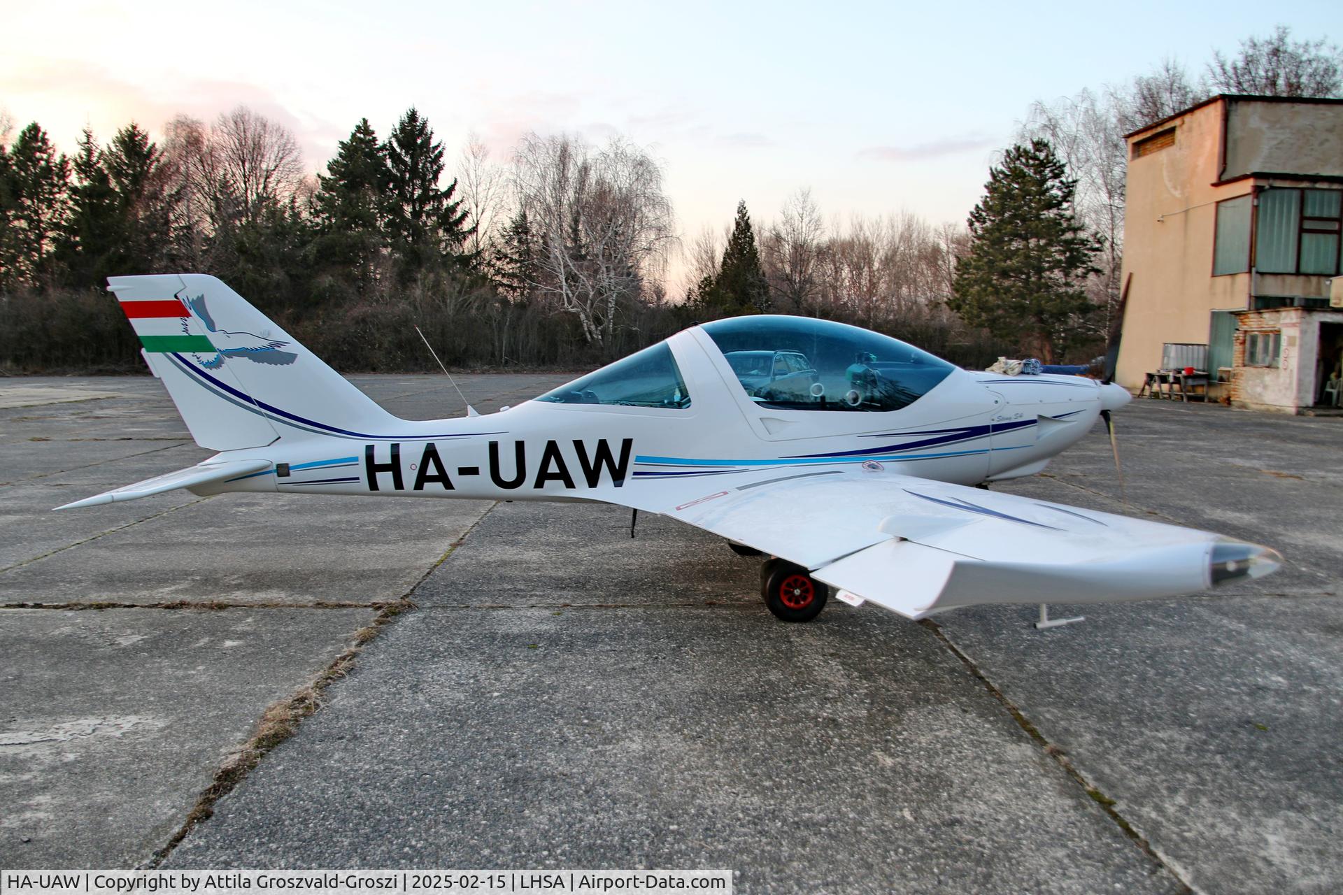 HA-UAW, TL Ultralight TL-2000 Sting Carbon S4 C/N 11ST366, LHSA - Szentkirályszabadja Airport, Hungary