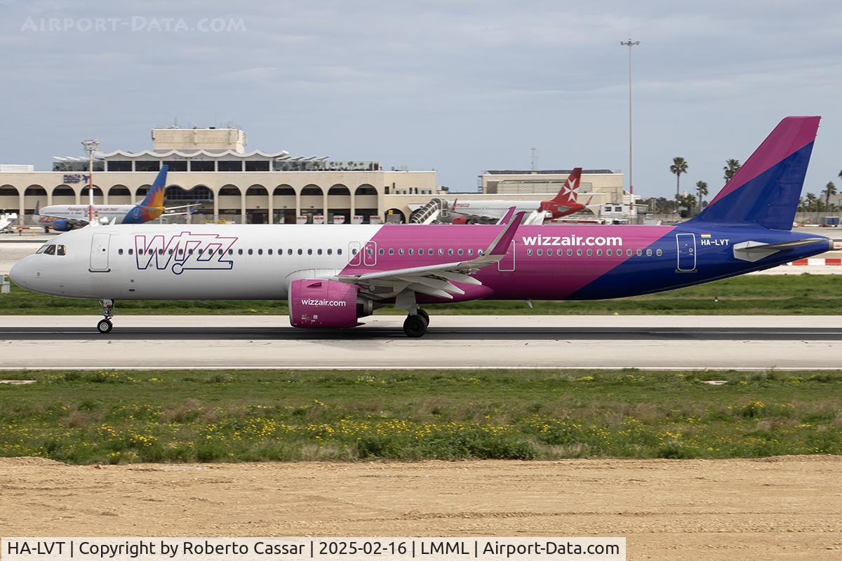 HA-LVT, 2021 Airbus A321-271NX C/N 10424, Runway 31