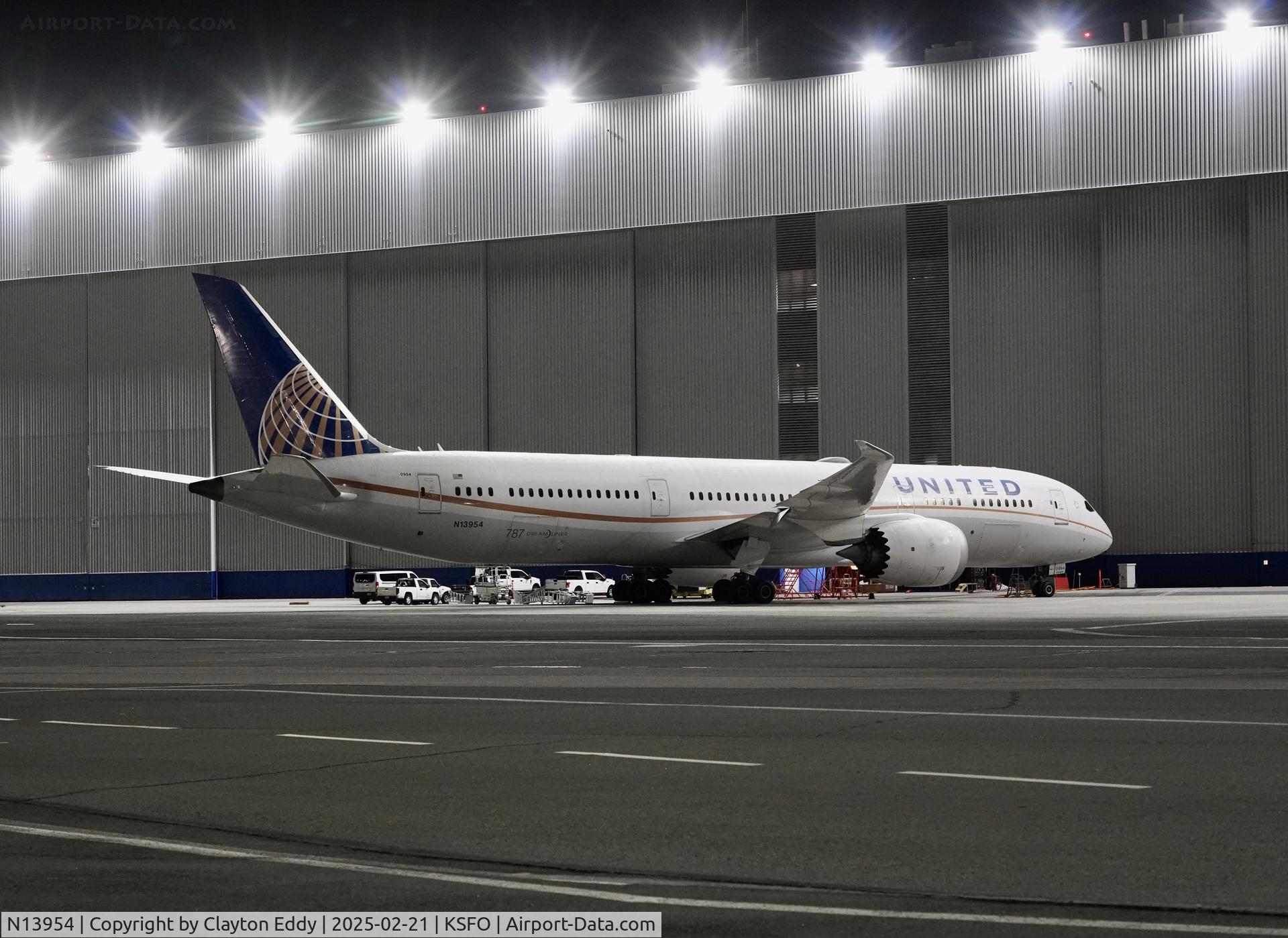 N13954, 2015 Boeing 787-9 Dreamliner C/N 36405, SFO 2025