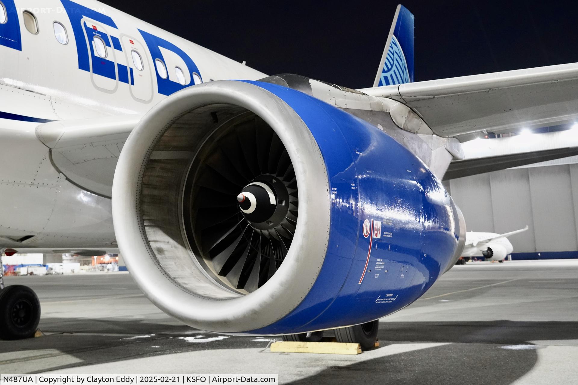 N487UA, 2002 Airbus A320-232 C/N 1669, SFO 2025