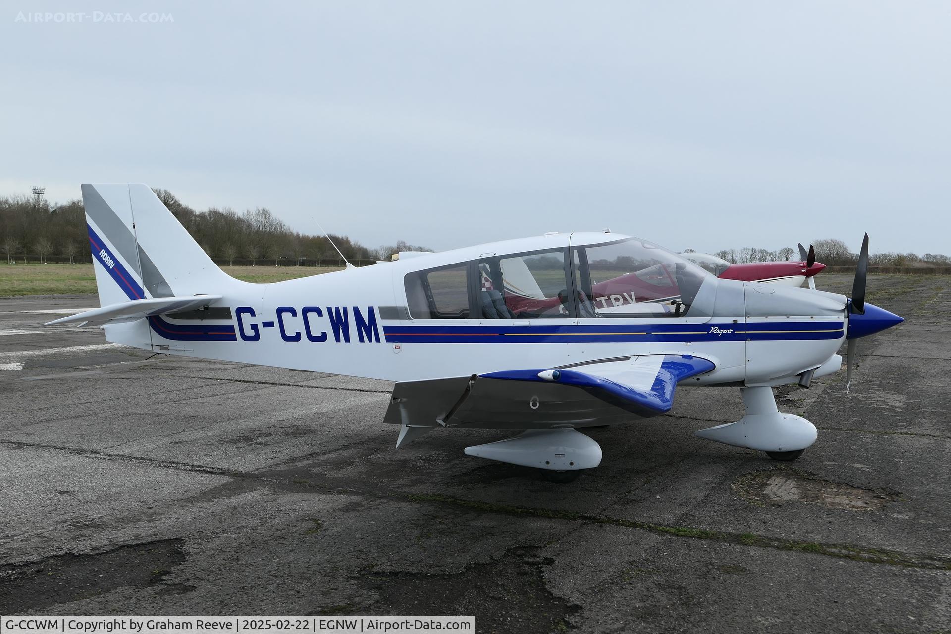G-CCWM, 2000 Robin DR-400-180 Regent Regent C/N 2457, Parked at Wickenby.