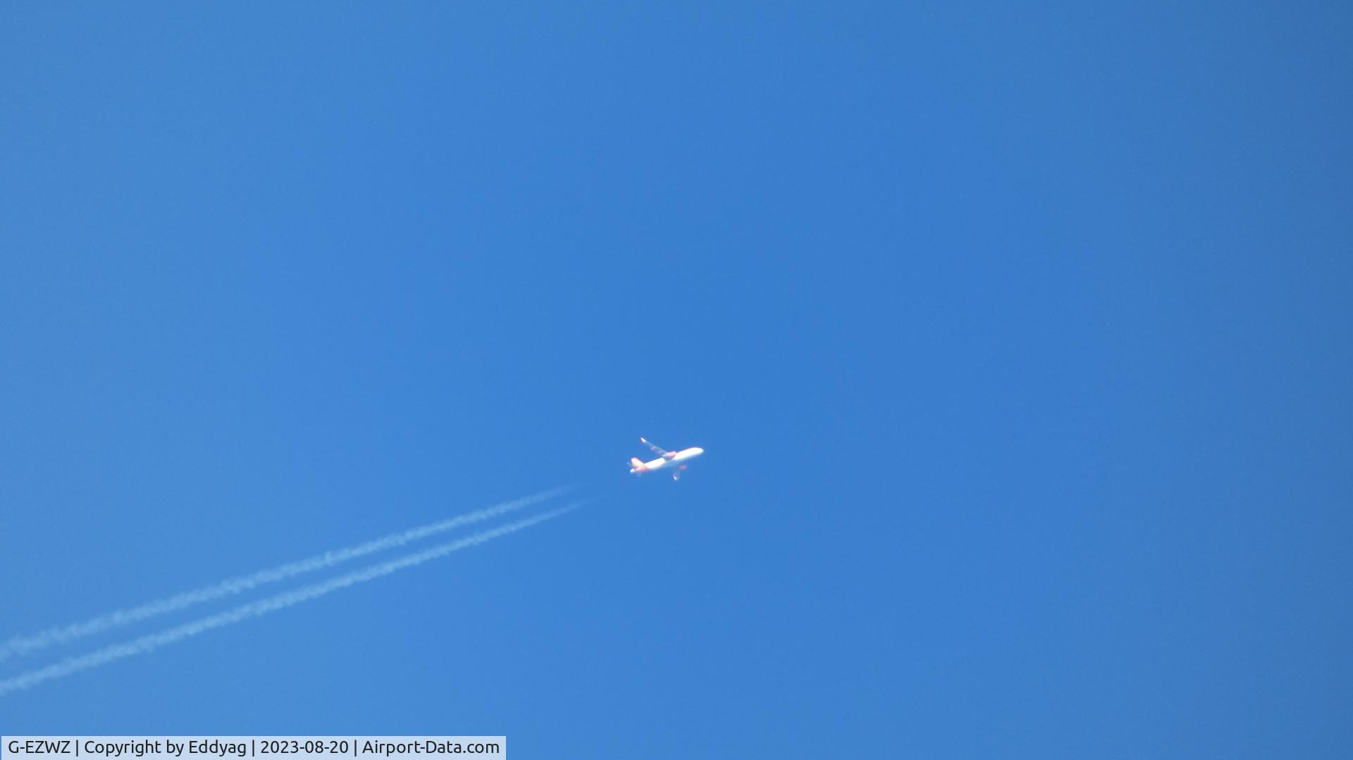 G-EZWZ, 2014 Airbus A320-214 C/N 6353, easyJet