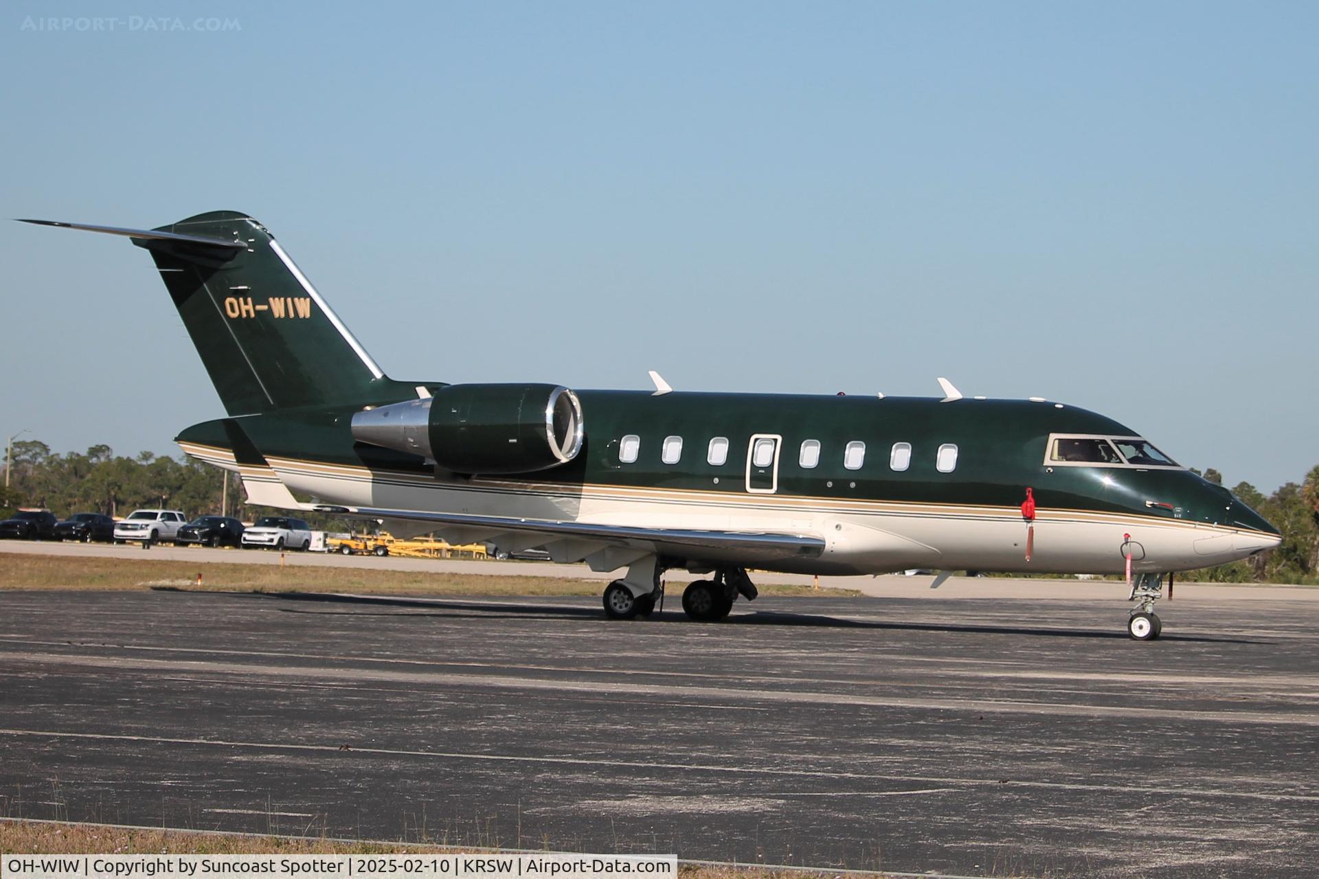 OH-WIW, 2020 Bombardier CL650 Challenger C/N 6151, Challenger OH-WIW sits on the Private Sky ramp at Southwest Florida International Airport