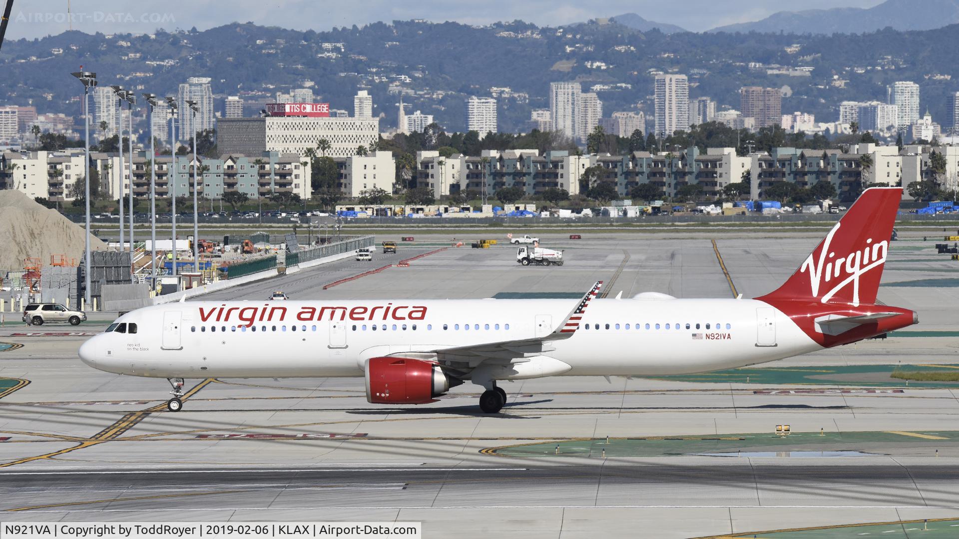 N921VA, 2017 Airbus A321-253N C/N 7589, Taxiing to gate at LAX