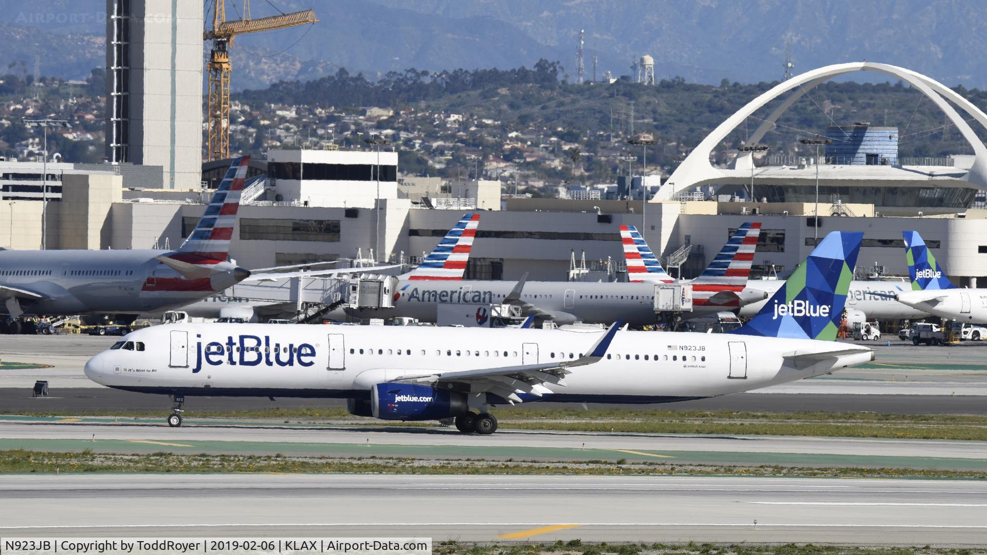 N923JB, 2014 Airbus A321-231 C/N 5960, Arriving at LAX on 25L