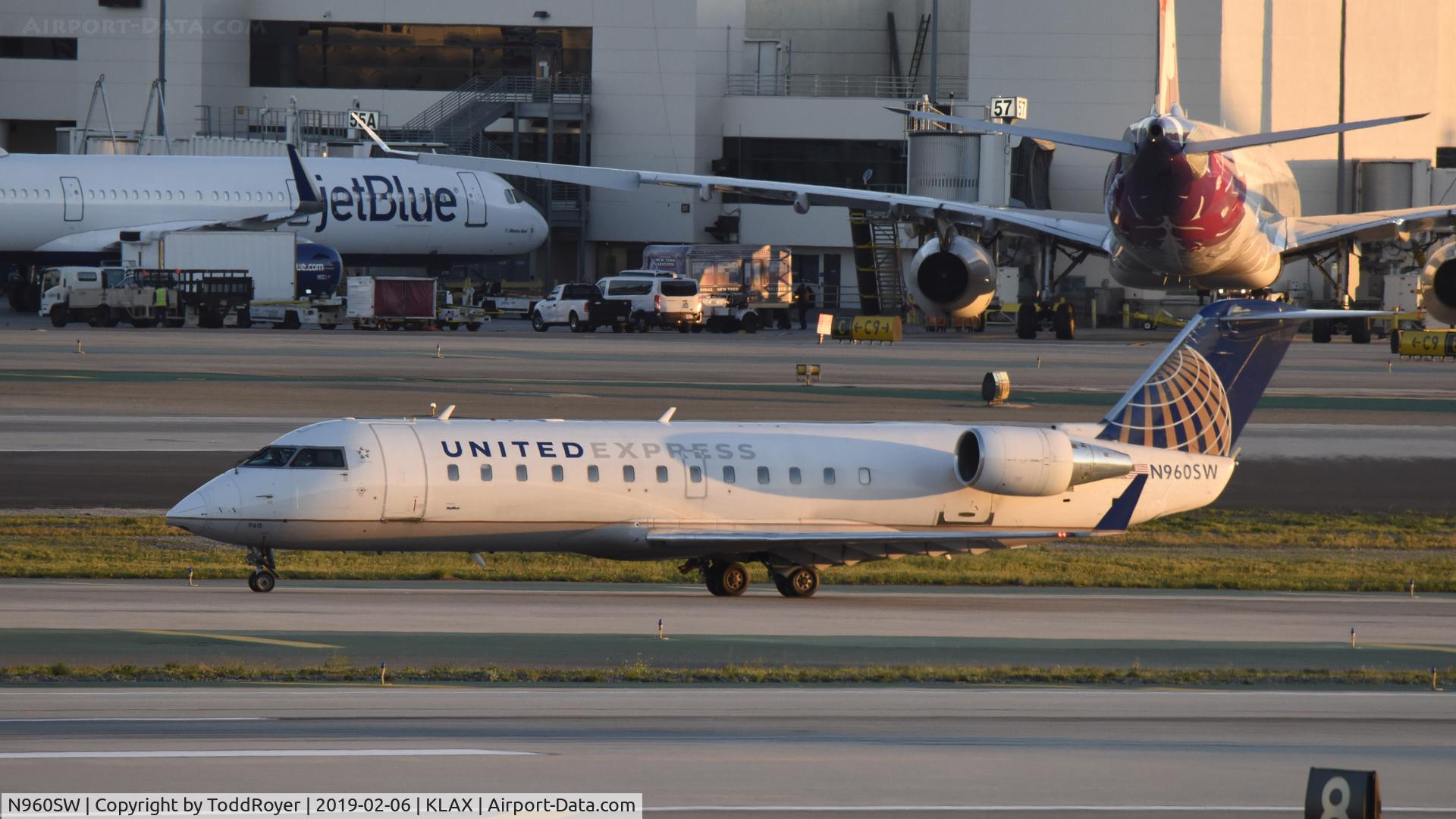 N960SW, 2003 Bombardier CRJ-200ER (CL-600-2B19) C/N 7853, Arriving at LAX on 25L