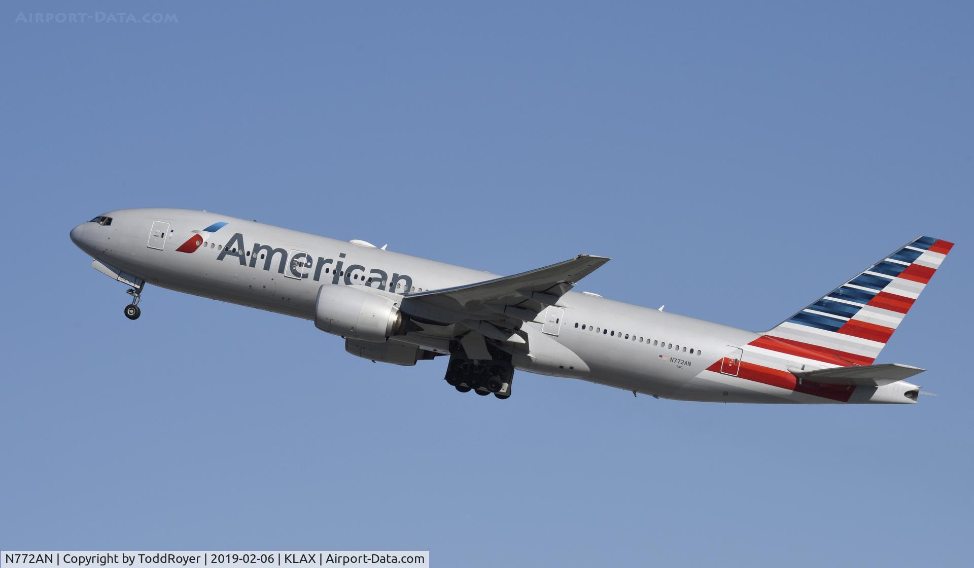 N772AN, 1999 Boeing 777-223 C/N 29580, Departing LAX on 25R