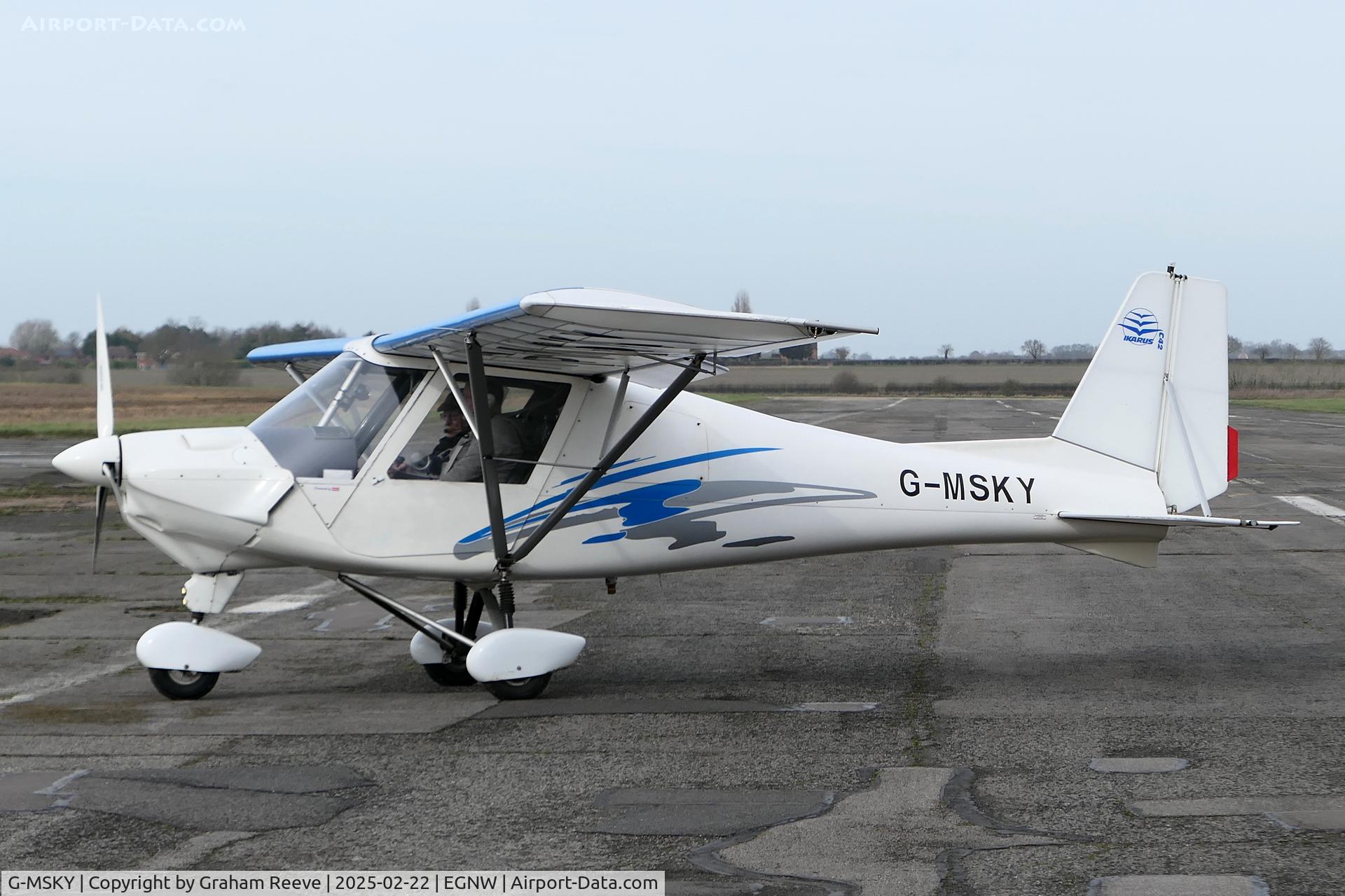 G-MSKY, 2001 Comco Ikarus C42 FB UK C/N PFA 322-13722, Just landed at Wickenby.