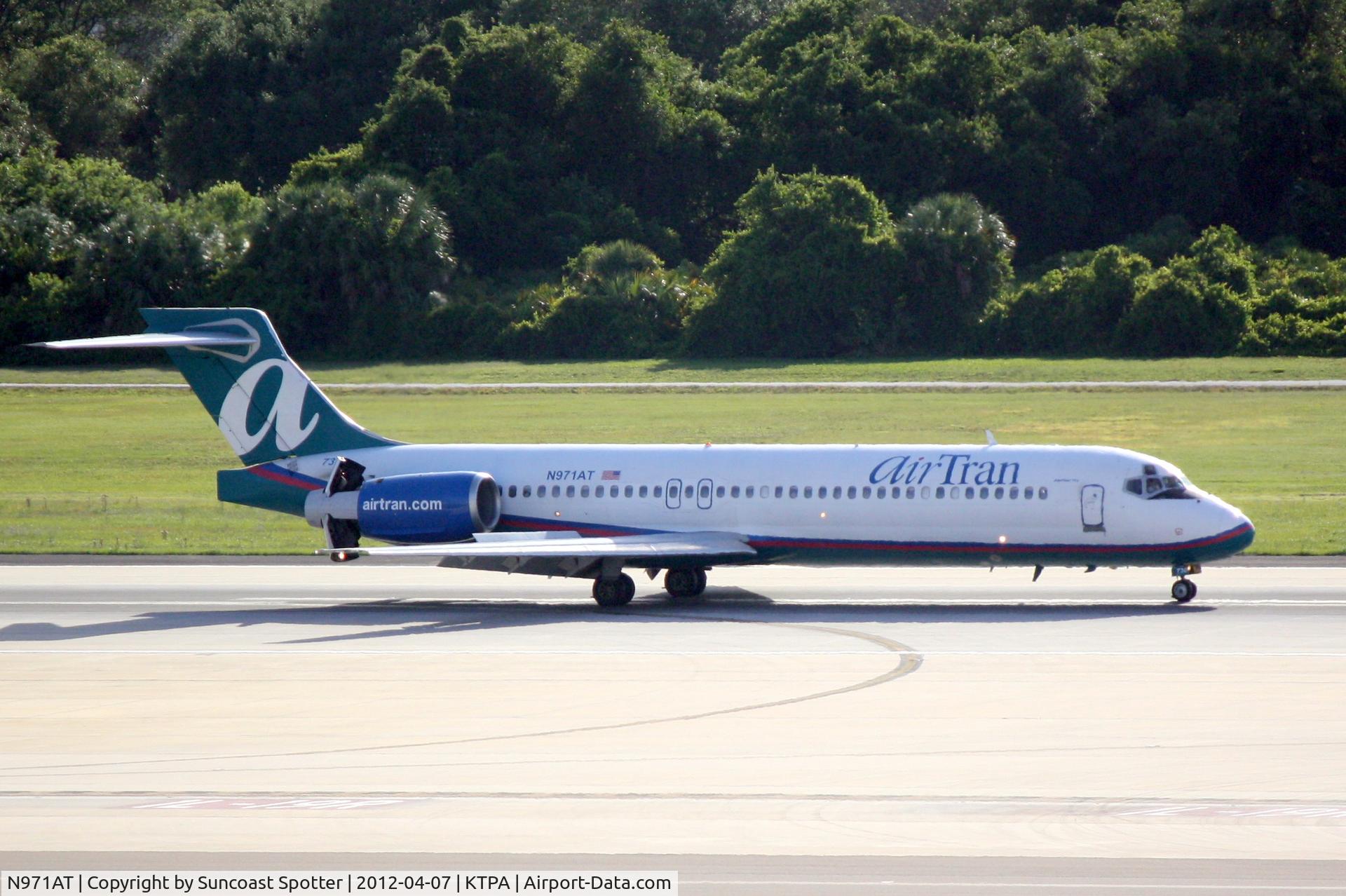 N971AT, 2001 Boeing 717-200 C/N 55032, AirTran Flight 127 arrives on Runway 1L at Tampa International Airport following a flight from Hartsfield-Jackson Atlanta International Airport