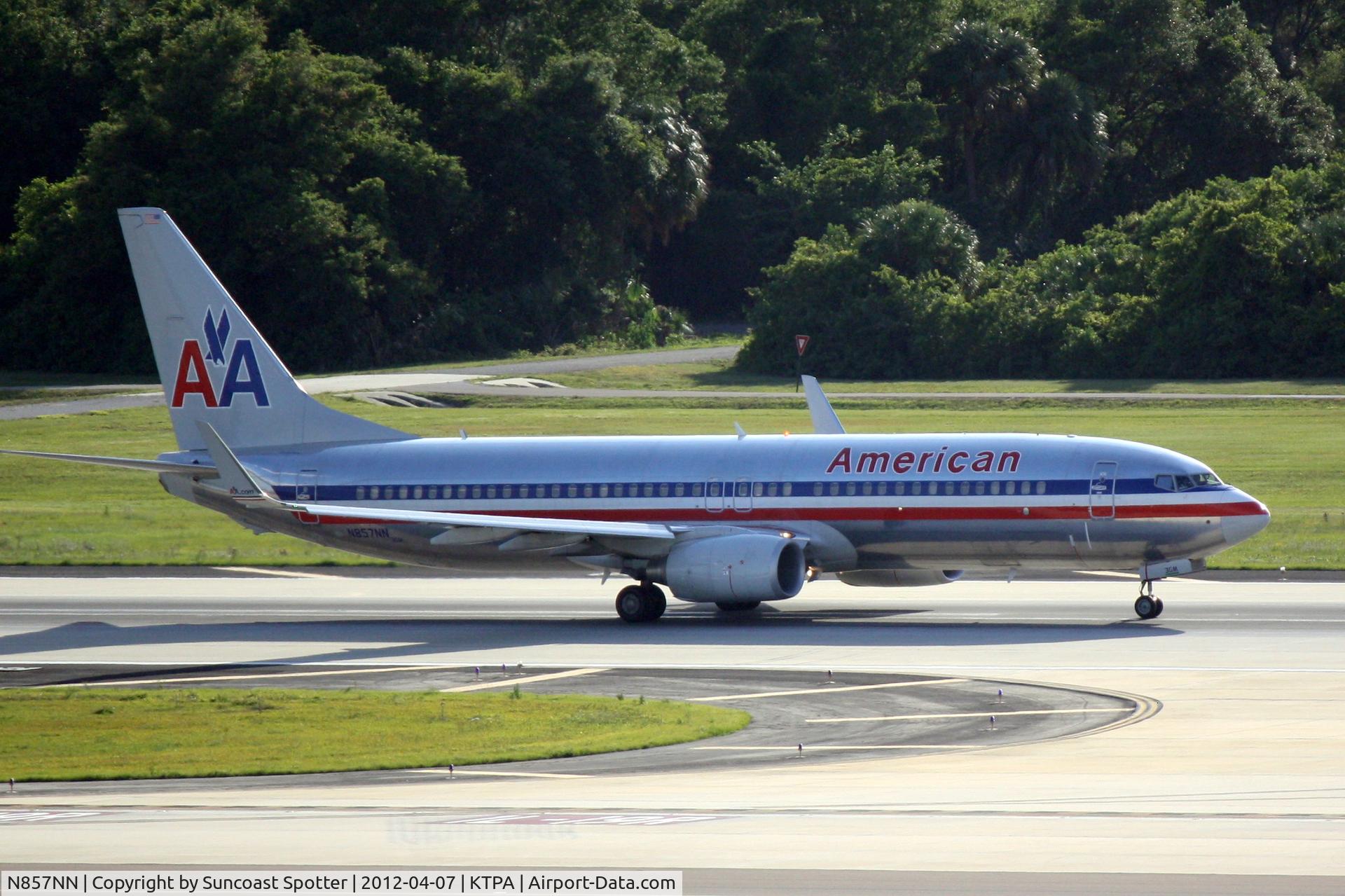 N857NN, 2010 Boeing 737-823 C/N 30907, American Flight 646 departs Runway 1L Tampa International Airport enroute to Miami International Airport