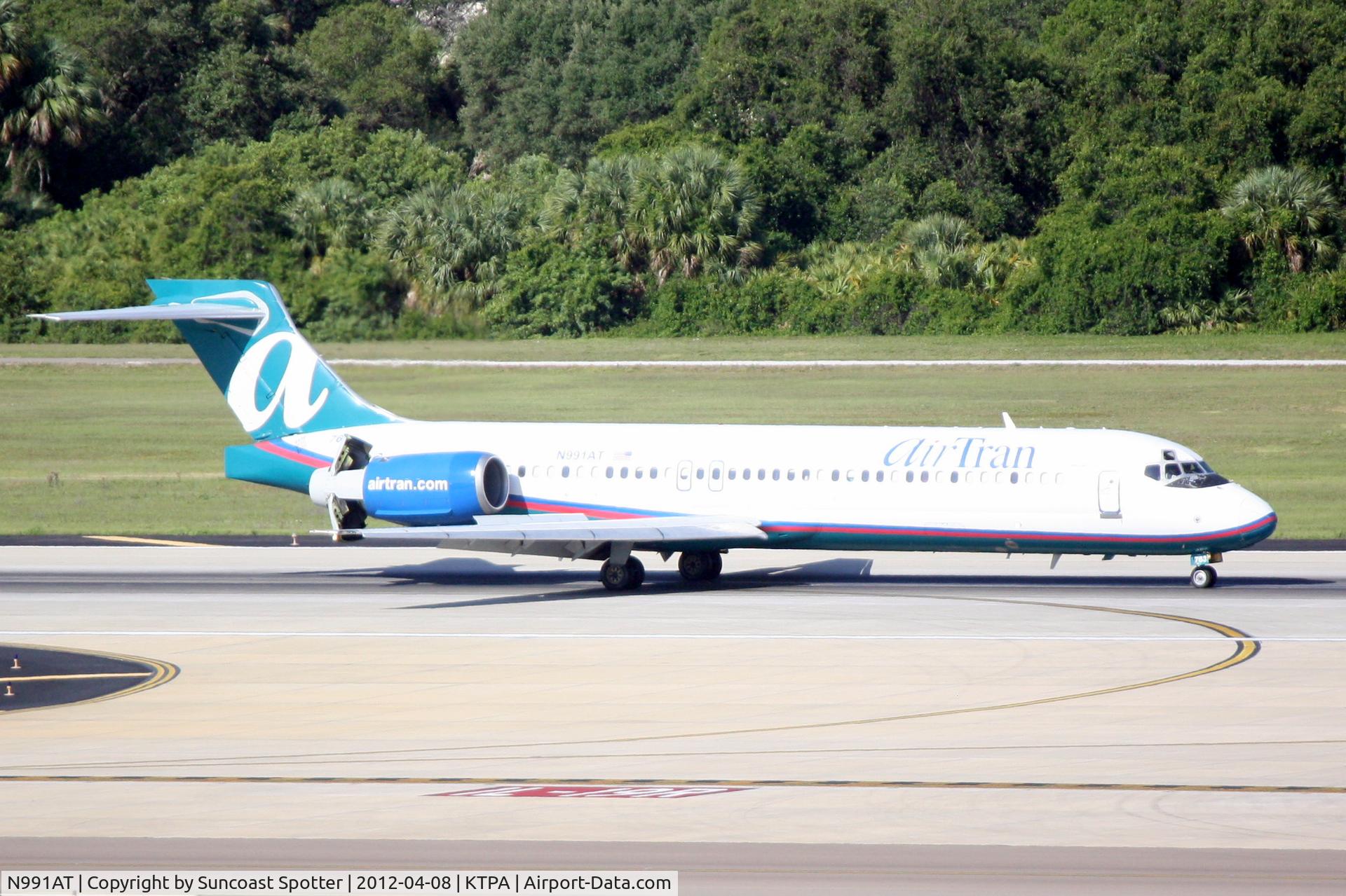 N991AT, 2002 Boeing 717-200 C/N 55135, AirTran Flight 133 arrives on Runway 1L at Tampa International Airport following a flight from Hartsfield-Jackson Atlanta International Airport