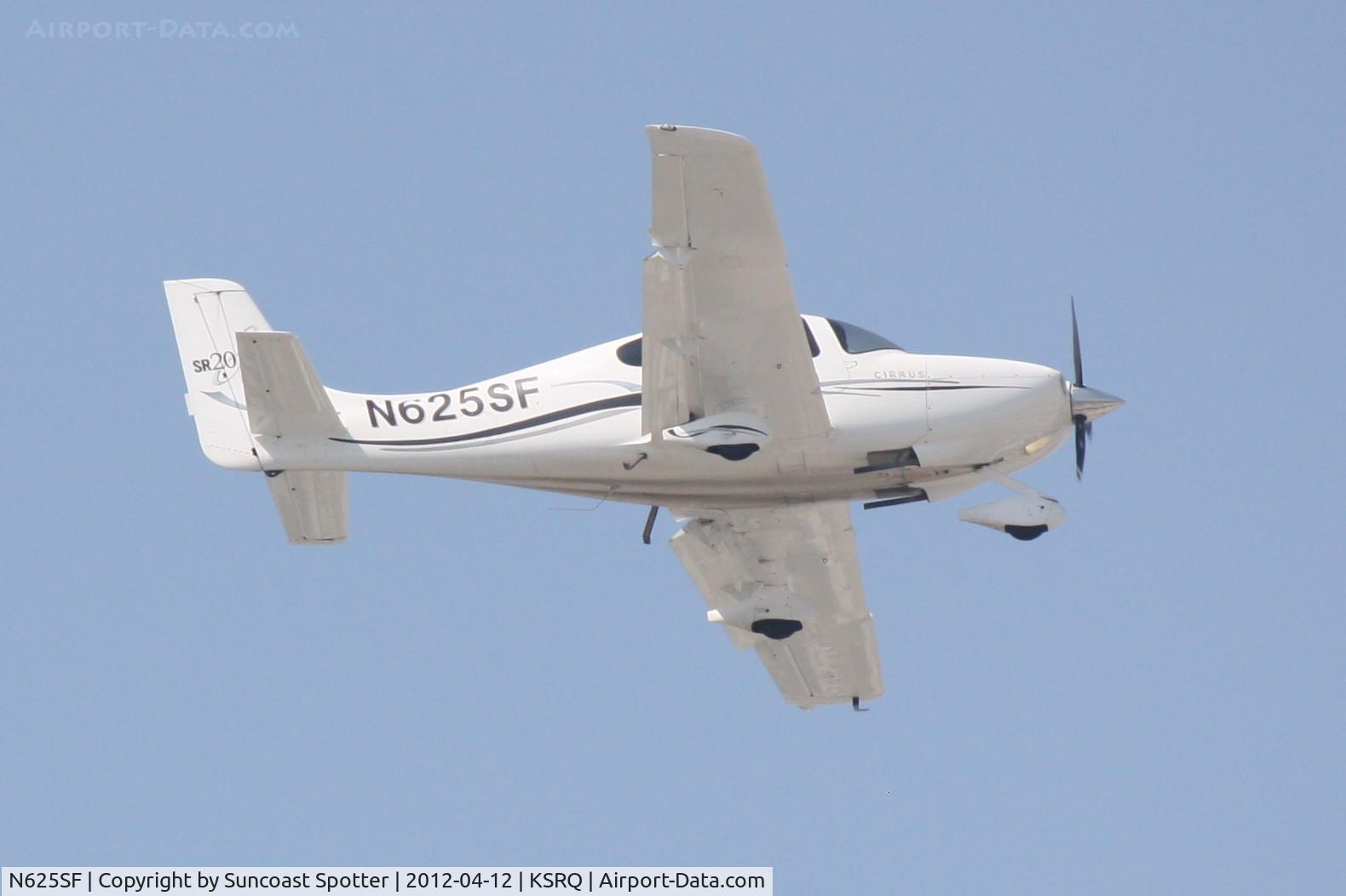 N625SF, 2006 Cirrus SR20 C/N 1720, N625SF on approach to Runway 32 at Sarasota-Bradenton International Airport