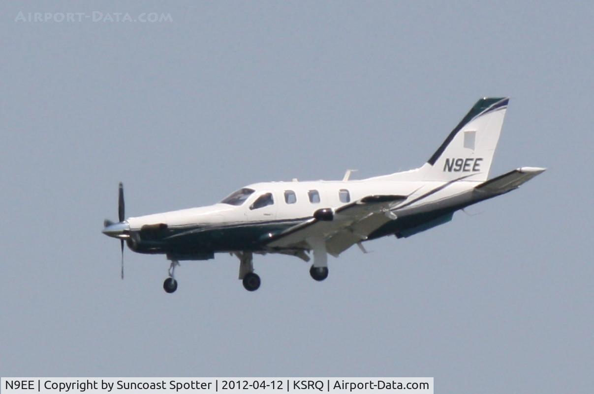N9EE, 2003 Socata TBM-700 C/N 286, N9EE on approach to Runway 32 at Sarasota-Bradenton International Airport following a flight from Naples Municipal Airport