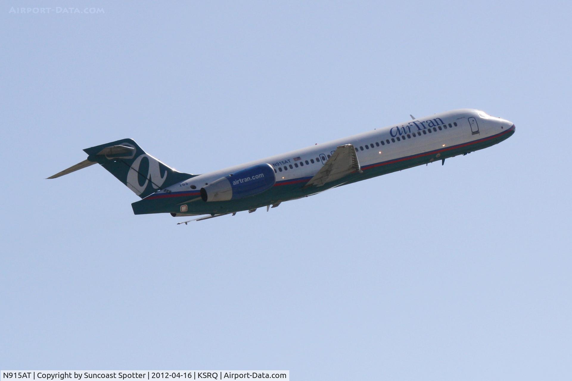 N915AT, 2001 Boeing 717-200 C/N 55085, AirTran Flight 1282 departs Runway 14 at Sarasota-Bradenton International Airport enroute to Baltimore/Washington International Airport