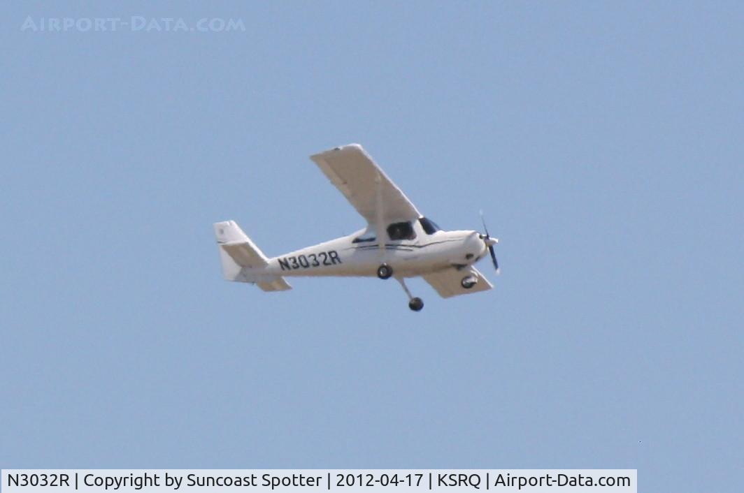 N3032R, Cessna 162 Skycatcher C/N 16200105, N3032R departs Sarasota-Bradenton International Airport