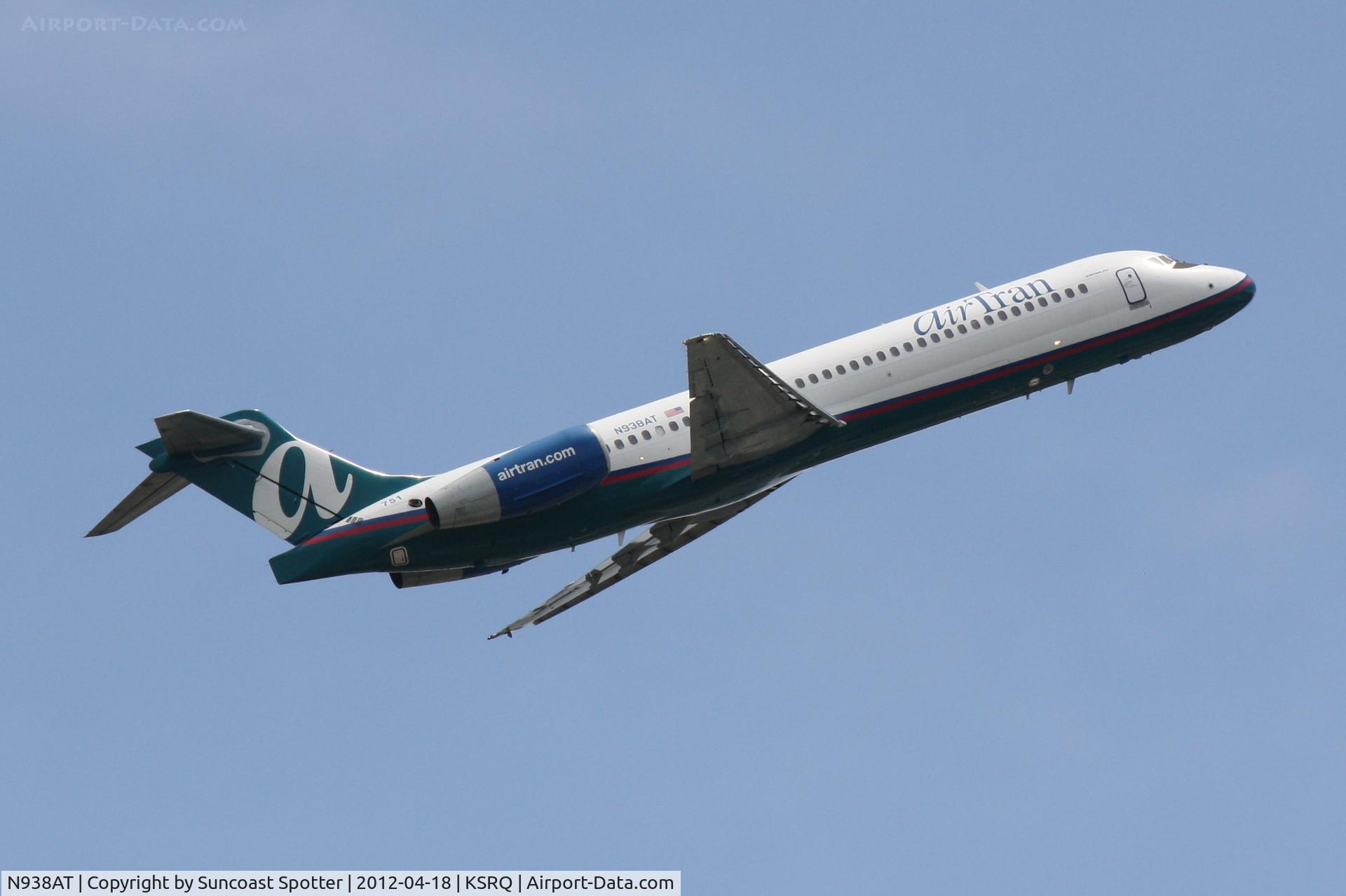 N938AT, 2006 Boeing 717-200 C/N 55098, AirTran Flight 988 departs Runway 14 at Sarasota-Bradenton International Airport enroute to Chicago-Midway International Airport