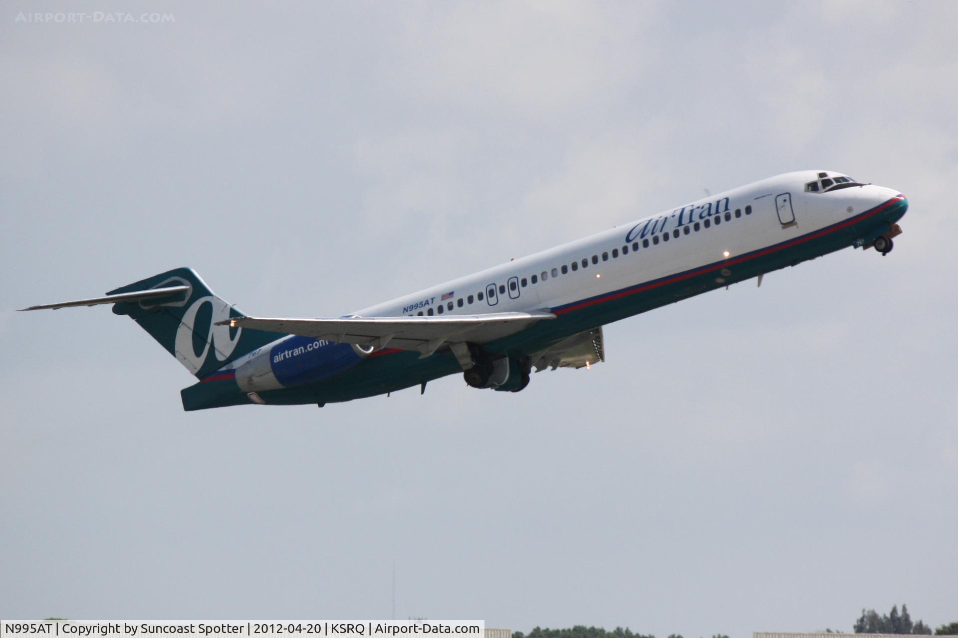 N995AT, 2002 Boeing 717-200 C/N 55139, AirTran Flight 1282 departs Runway 14 at Sarasota-Bradenton International Airport enroute to Baltimore-Washington International Airport