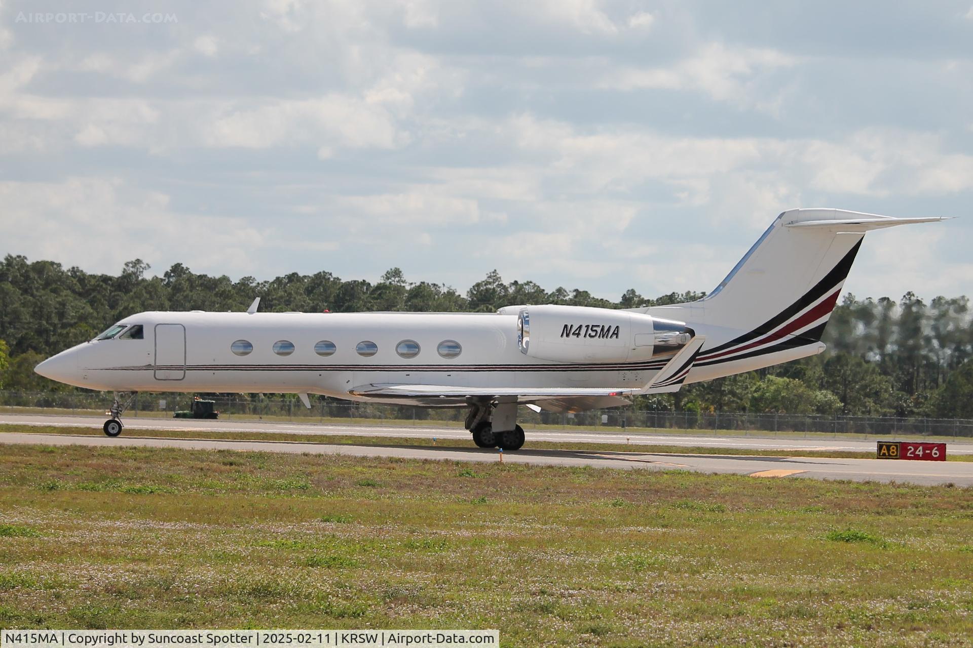N415MA, 2001 Gulfstream Aerospace G-IV C/N 1463, Gulfstream 415MA taxis at Southwest Florida International Airport prior to flight to Louis Armstrong New Orleans International Airport