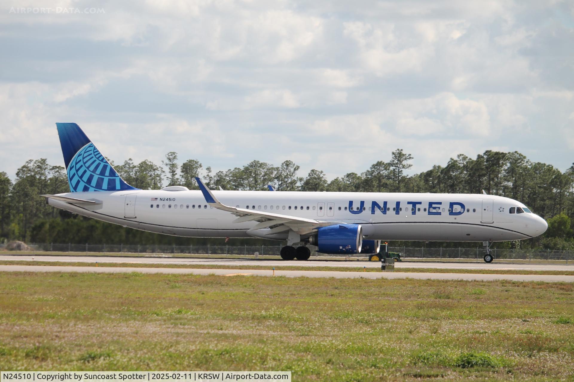 N24510, 2024 Airbus A321-271NX C/N 11814, United Flight 511 departs Runway 24 at Southwest Florida International Airport enroute to Chicago-O’Hare International Airport