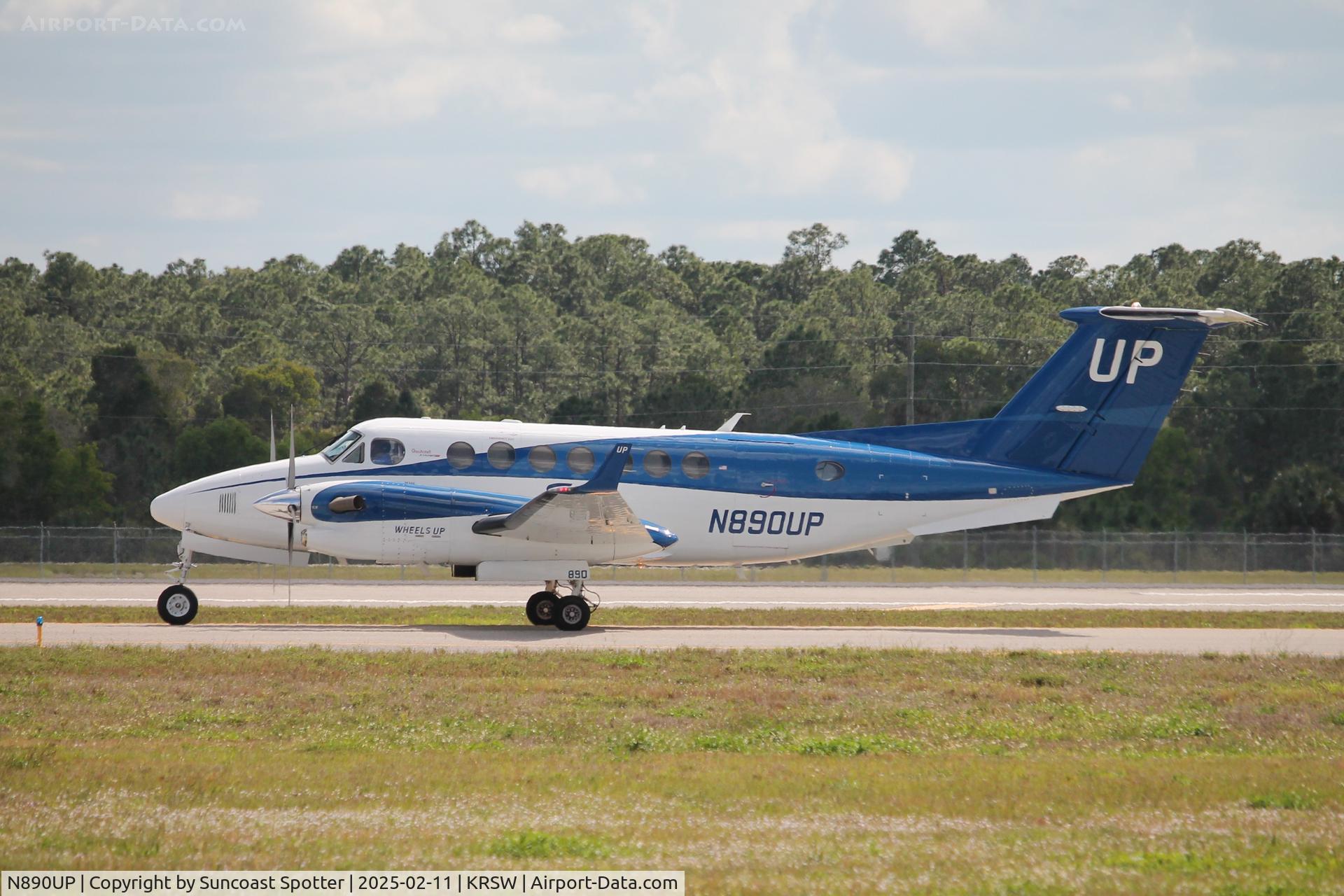N890UP, 2018 Textron Aviation B300 C/N FL-1129, Wheels Up Flight 890 taxis at Southwest Florida International Airport prior to flight to Northeast Florida Regional Airport
