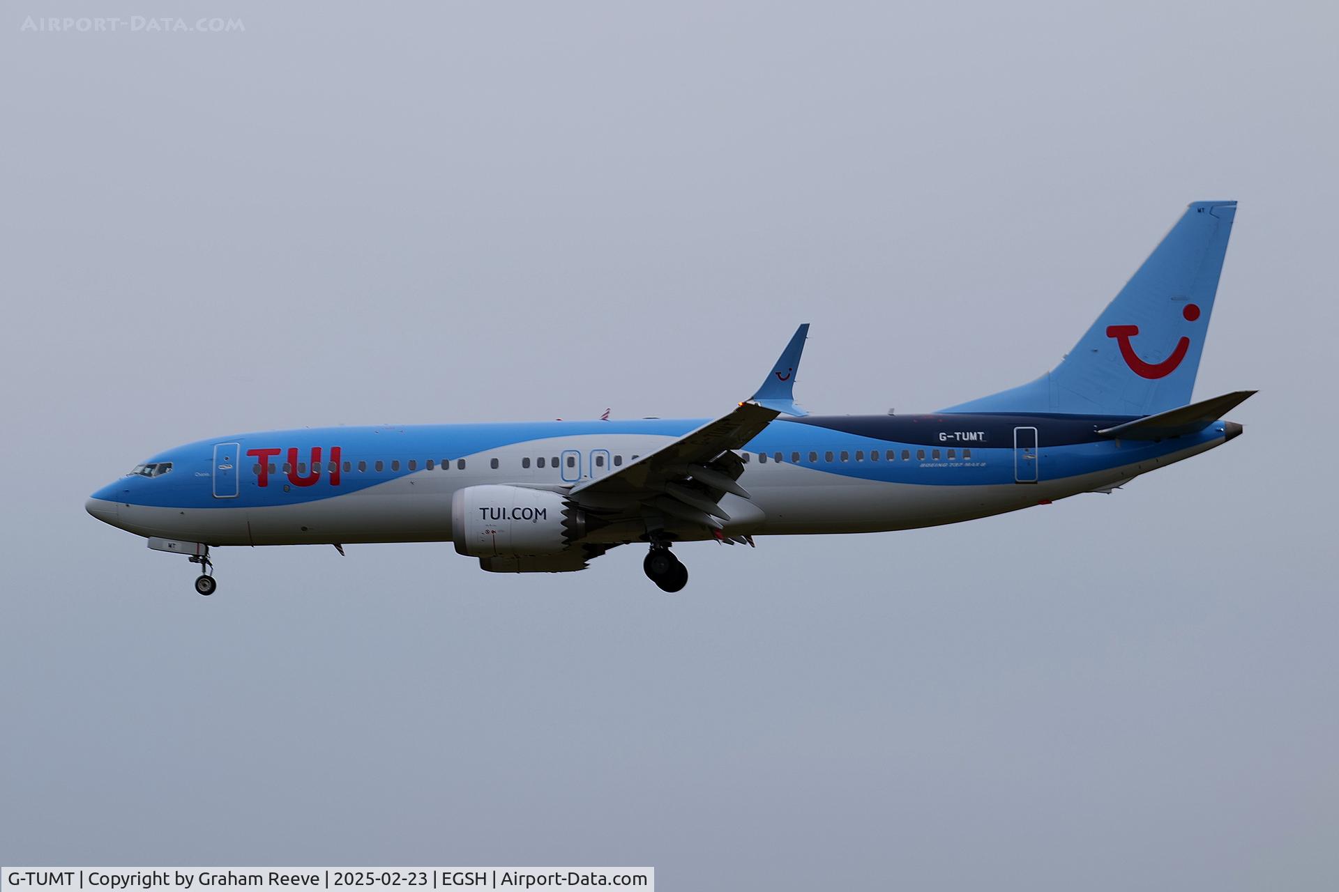 G-TUMT, 2018 Boeing 737-8 MAX C/N 44594, Landing at Norwich.