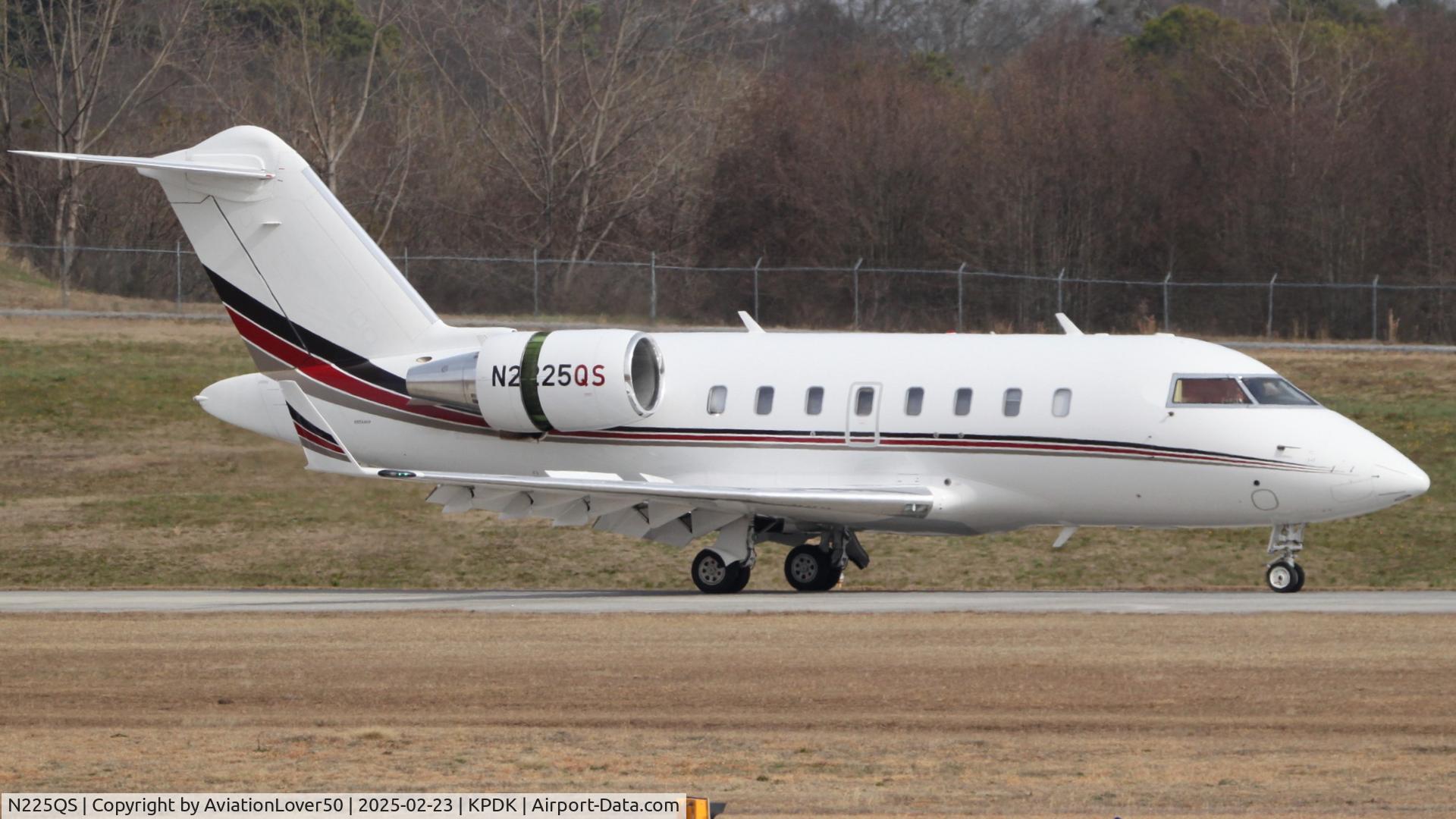 N225QS, 2016 Bombardier CL-600-2B16 Challenger 650 C/N 6083, NetJets Challenger 650