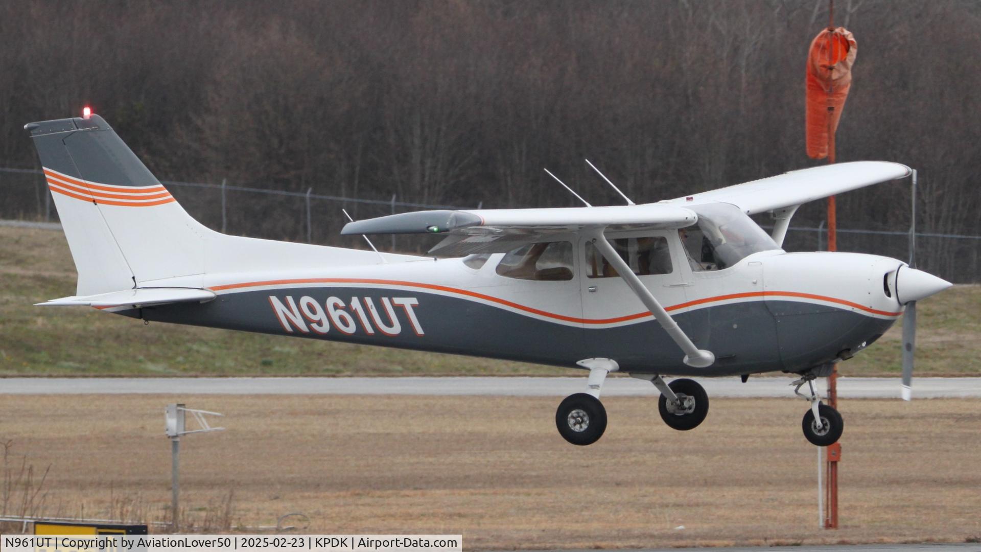 N961UT, 1977 Cessna R172K Hawk XP C/N R1722337, Hawk XP