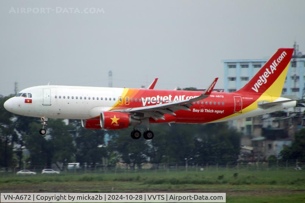 VN-A672, 2016 Airbus A320-214(WL) C/N 6997, Landing