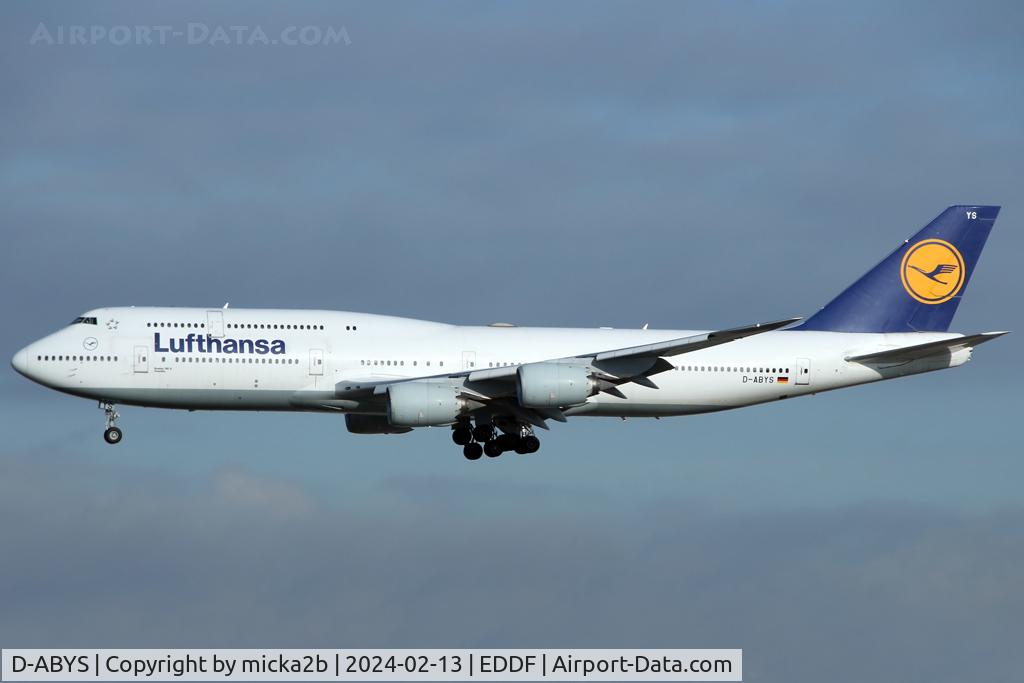 D-ABYS, 2015 Boeing 747-830 C/N 37843, Landing