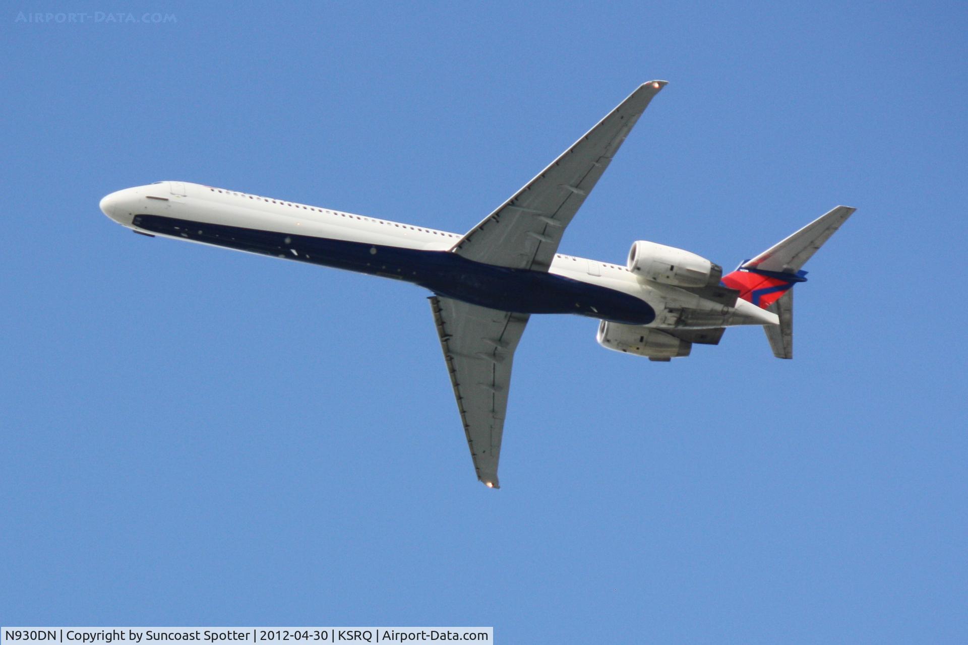 N930DN, 1996 McDonnell Douglas MD-90-30 C/N 53458, Delta Flight 2298 departs Runway 14 at Sarasota-Bradenton International Airport enroute to Hartsfield-Jackson Atlanta International Airport