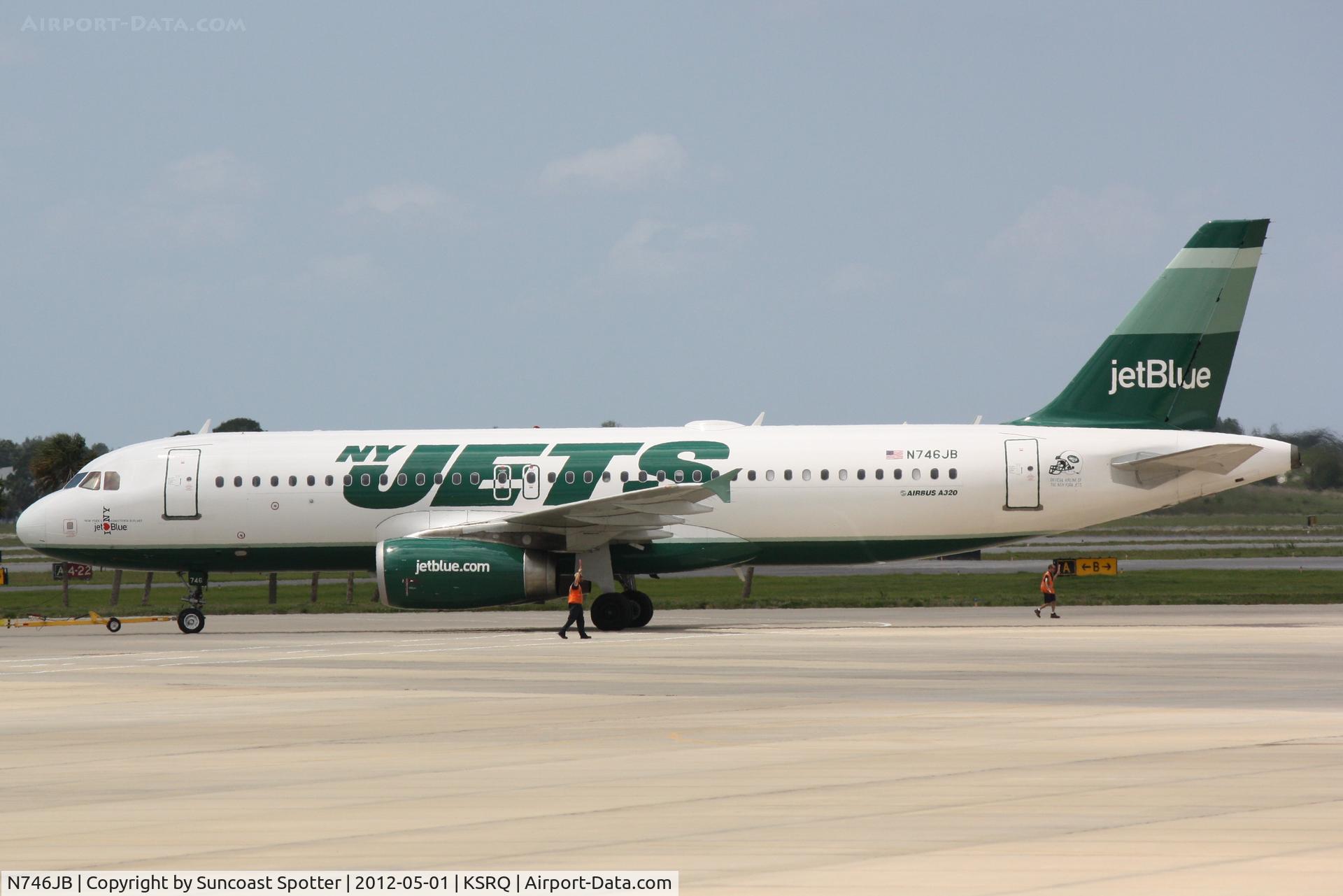 N746JB, 2008 Airbus A320-232 C/N 3622, JetBlue Flight 346 prepares for flight at Sarasota-Bradenton International Airport