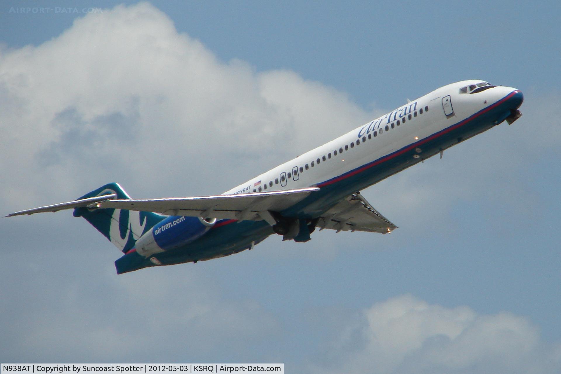 N938AT, 2006 Boeing 717-200 C/N 55098, AirTran Flight 988 departs Runway 14 at Sarasota-Bradenton International Airport enroute to Chicago-Midway International Airport