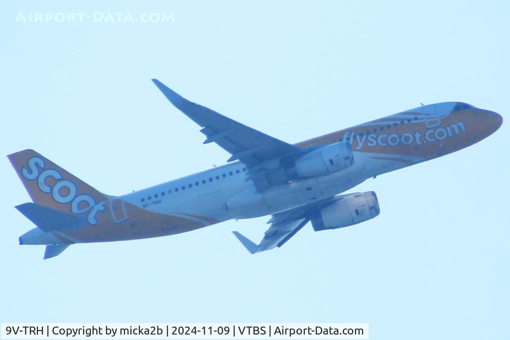 9V-TRH, 2013 Airbus A320-232 C/N 5496, Take off