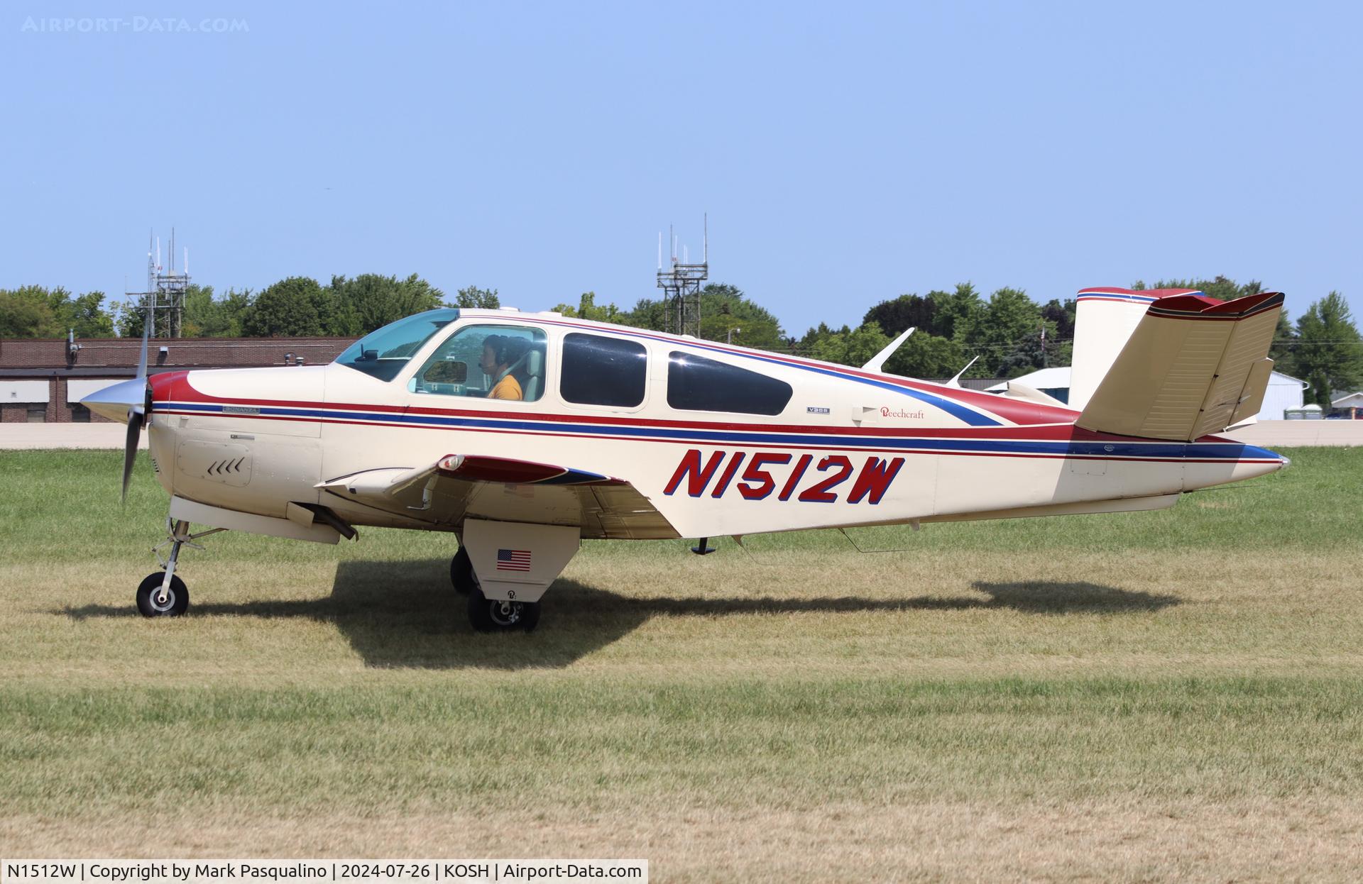 N1512W, 1972 Beech V35B Bonanza C/N D-9332, Beech V35B