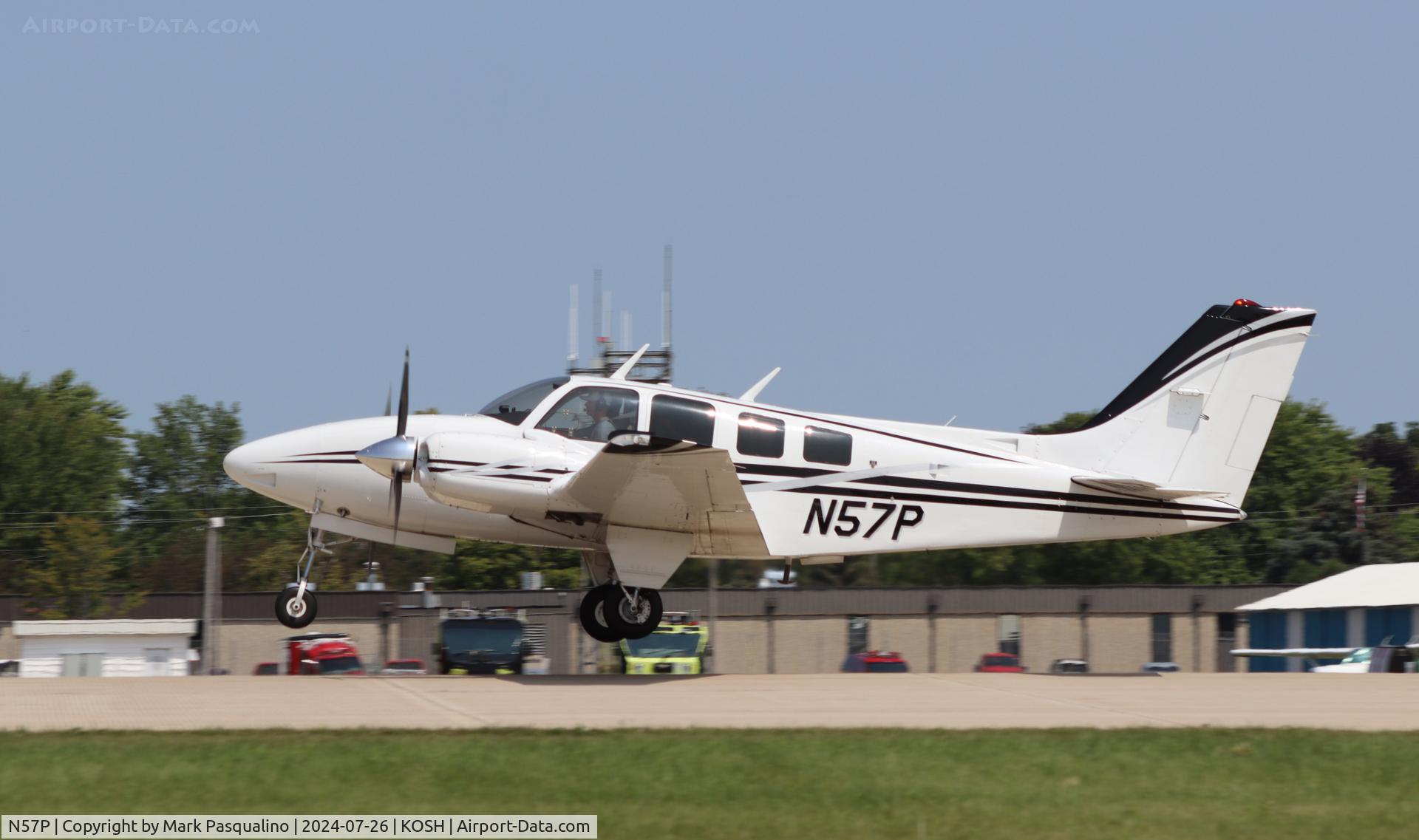 N57P, 1979 Beech 58 Baron C/N TH-1059, Beech 58