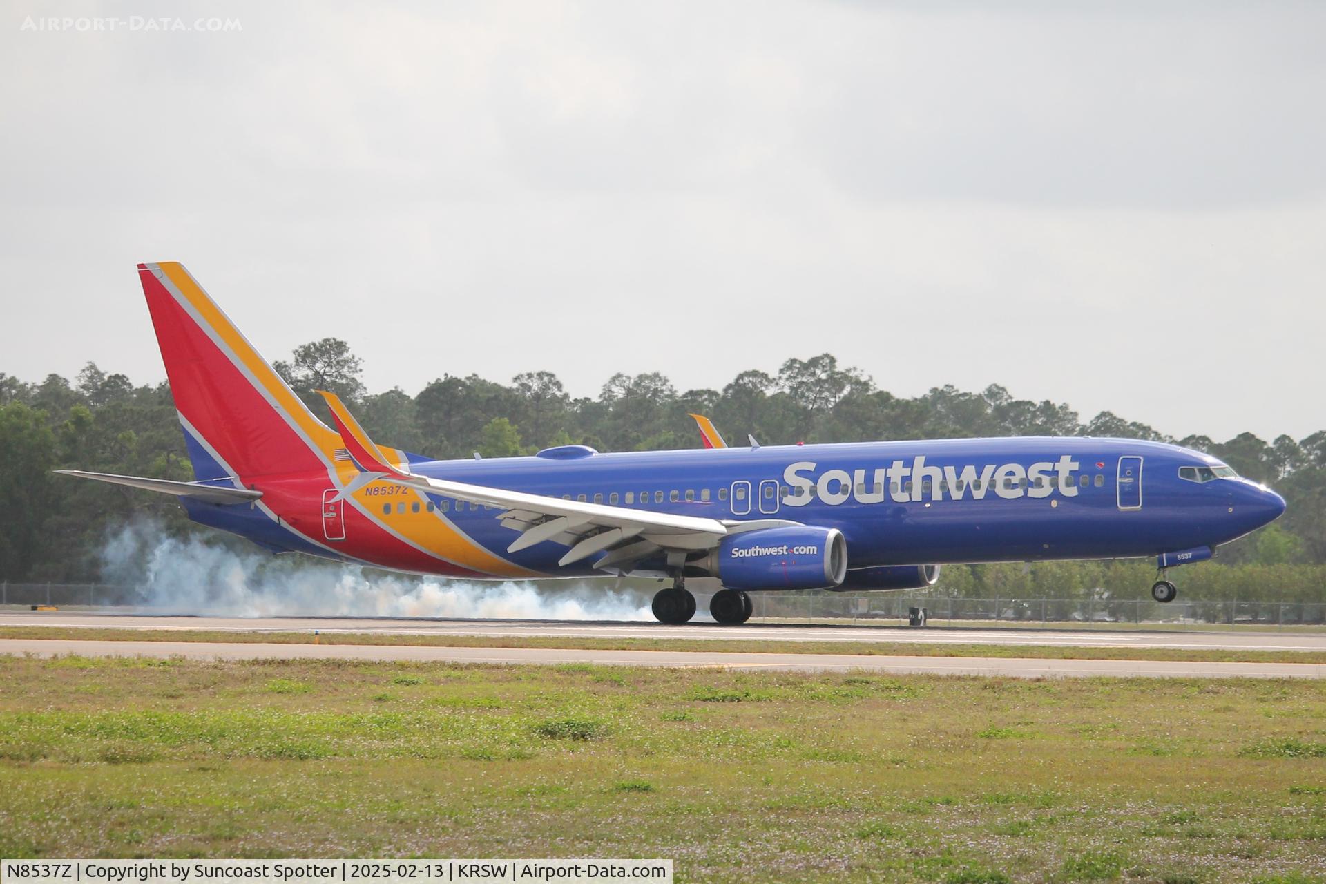 N8537Z, 2017 Boeing 737-8H4 C/N 63595, Southwest Flight 3751 arrives on Runway 24 at Southwest Florida International Airport following flight from Milwaukee-Mitchell International Airport