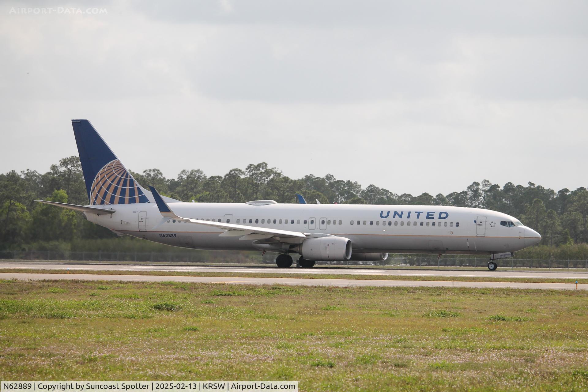N62889, 2015 Boeing 737-924/ER C/N 42193, United Flight 2852 departs Runway 24 at Southwest Florida International Airport enroute to Newark-Liberty International Airport