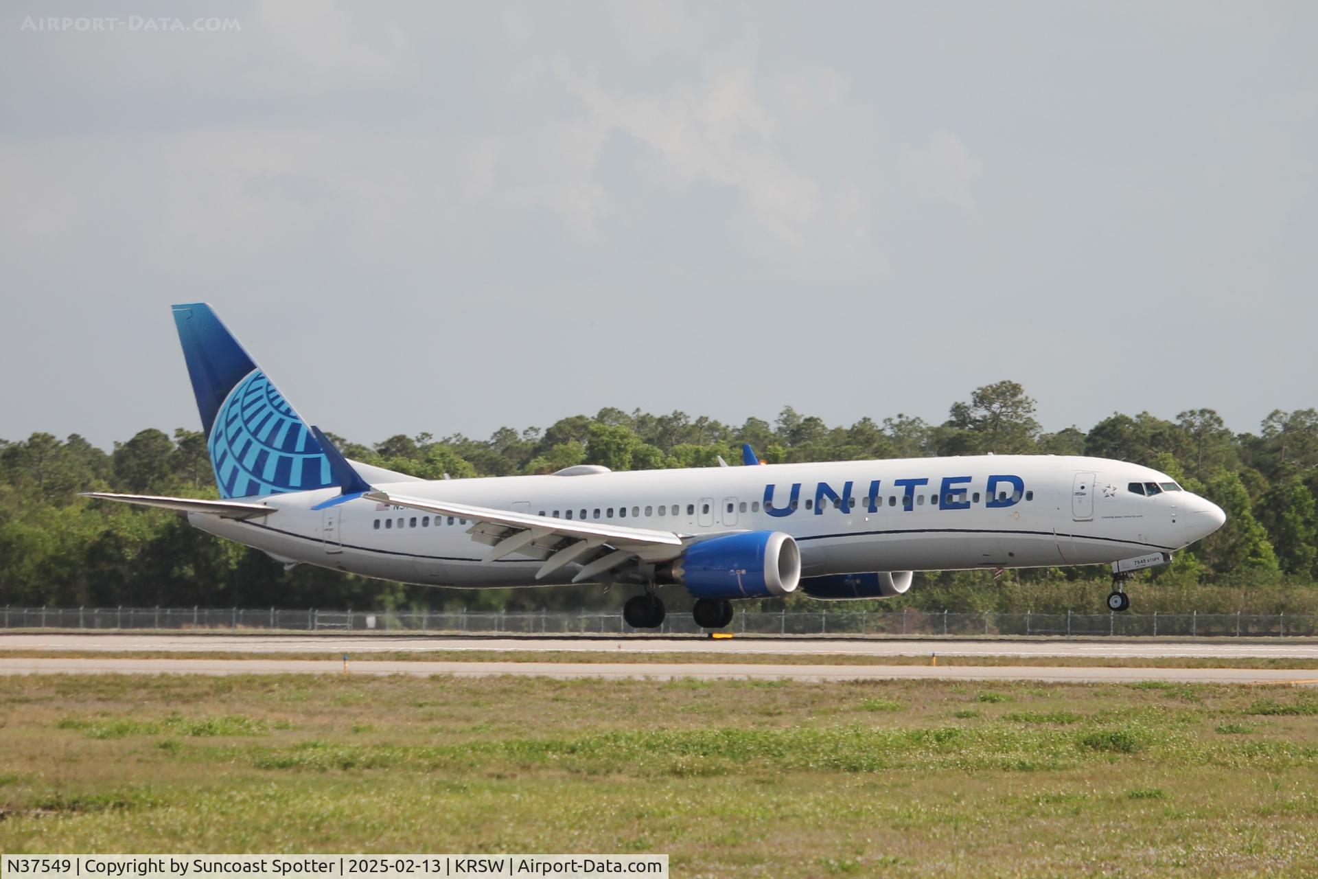 N37549, 2023 Boeing 737 MAX 9 C/N 64475, United Flight arrives on Runway 24 at Southwest Florida International Airport following flight from Newark-Liberty International Airport