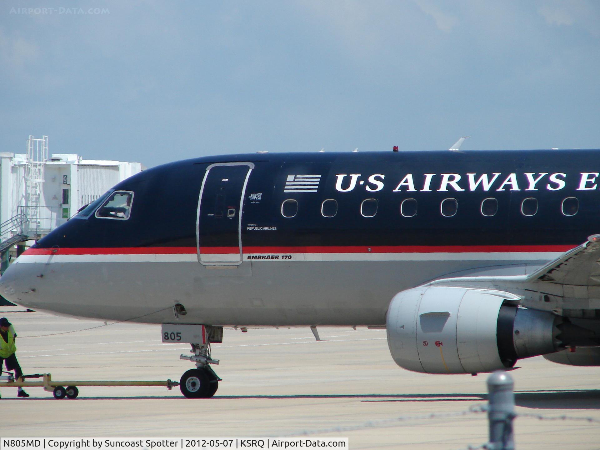 N805MD, 2004 Embraer 170SU (ERJ-170-100SU) C/N 17000018, Republic/US Air Flight 3396 prepares for flight at Sarasota-Bradenton International Airport
