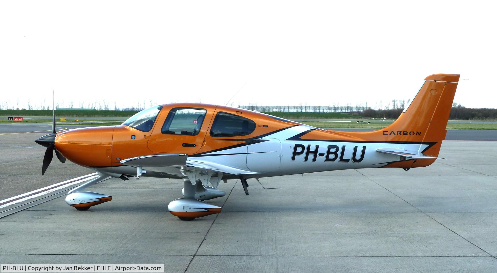 PH-BLU, Cirrus SR22T-GTS Carbon C/N 9210, Lelystad Airport
