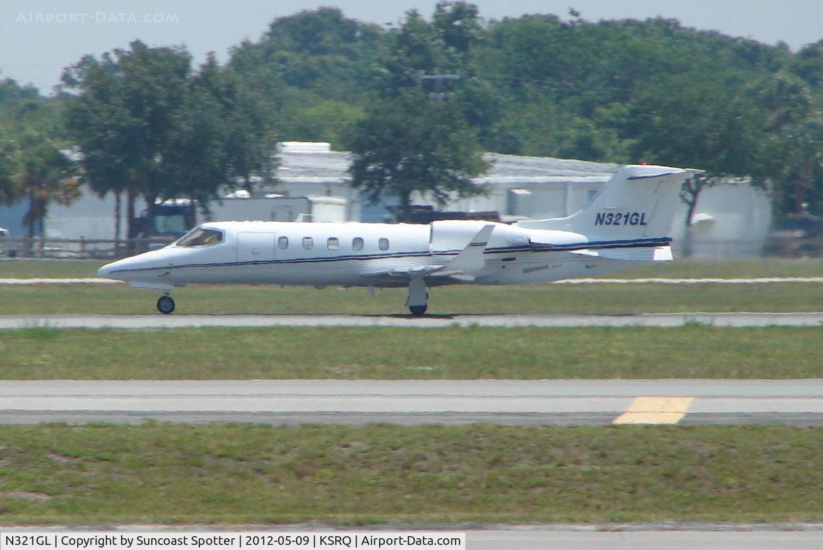 N321GL, 2000 Learjet 31A C/N 216, N321GL departs Runway 32 at Sarasota-Bradenton International Airport enroute to Teterboro Airport